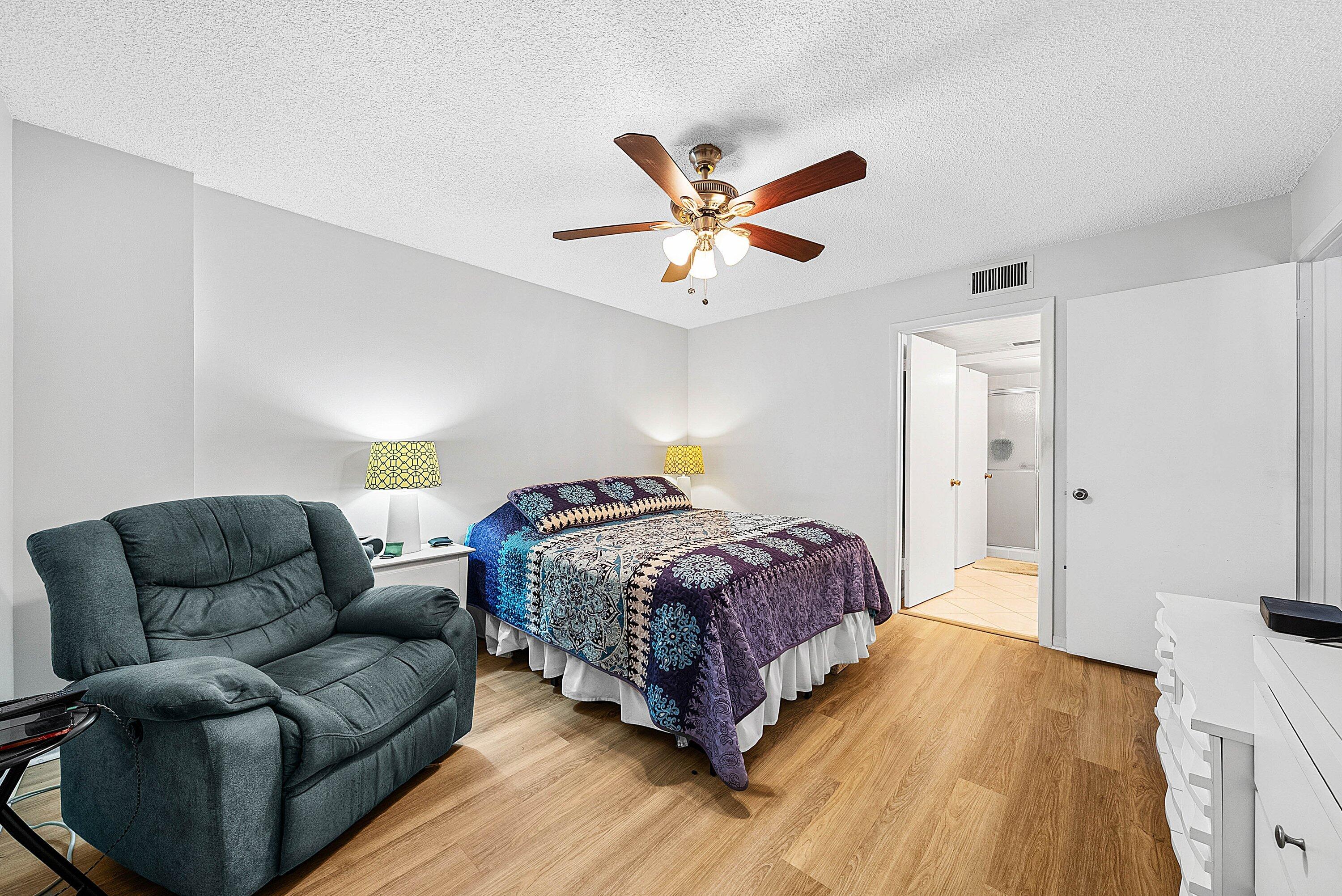 3146 Via Poinciana 307