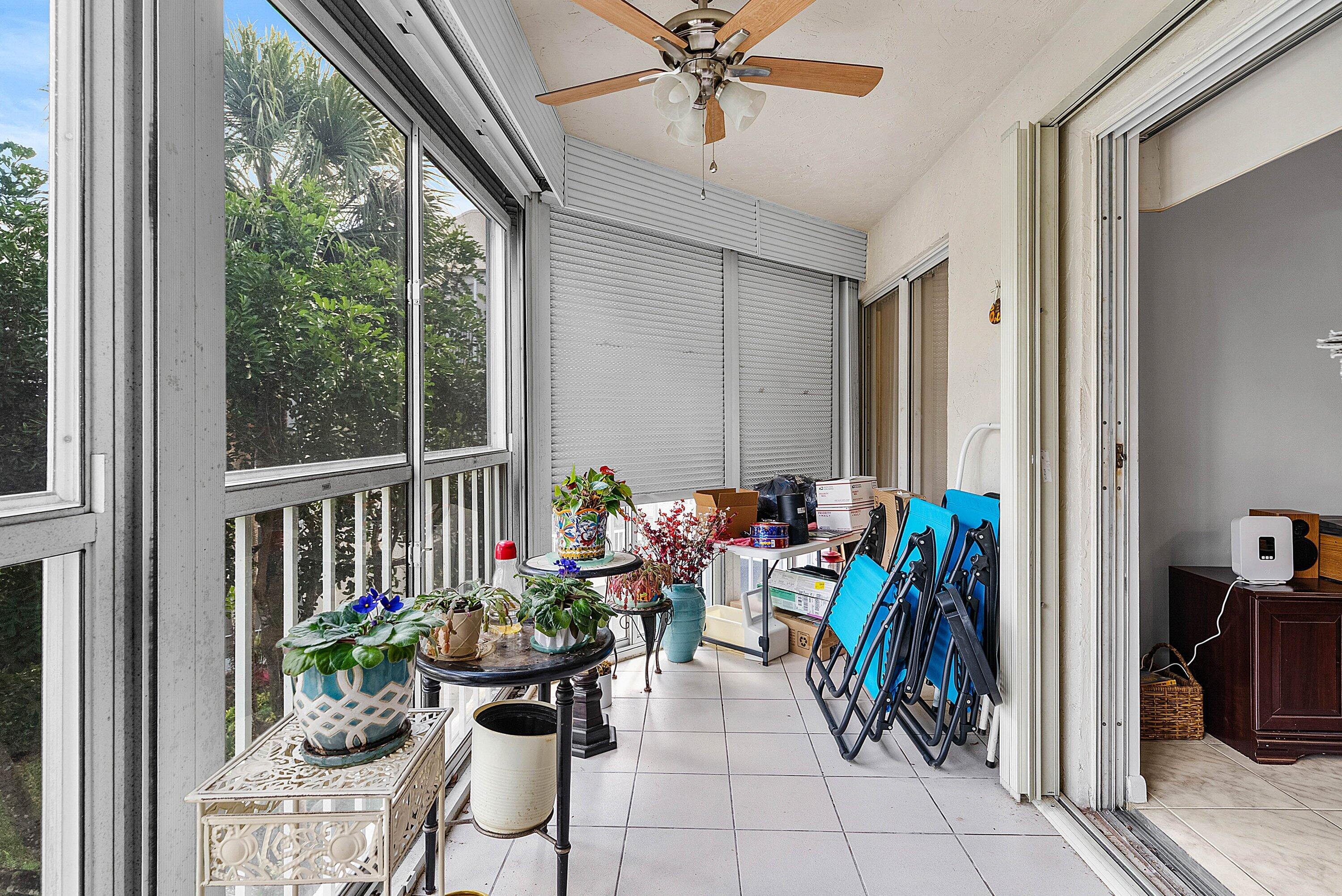 3146 Via Poinciana 307