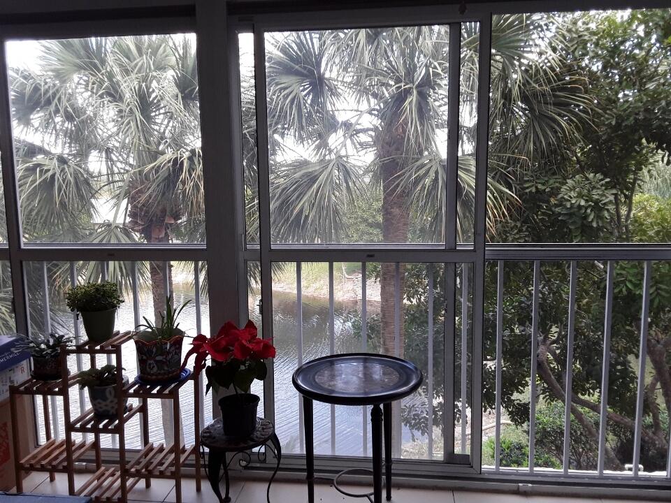 3146 Via Poinciana 307