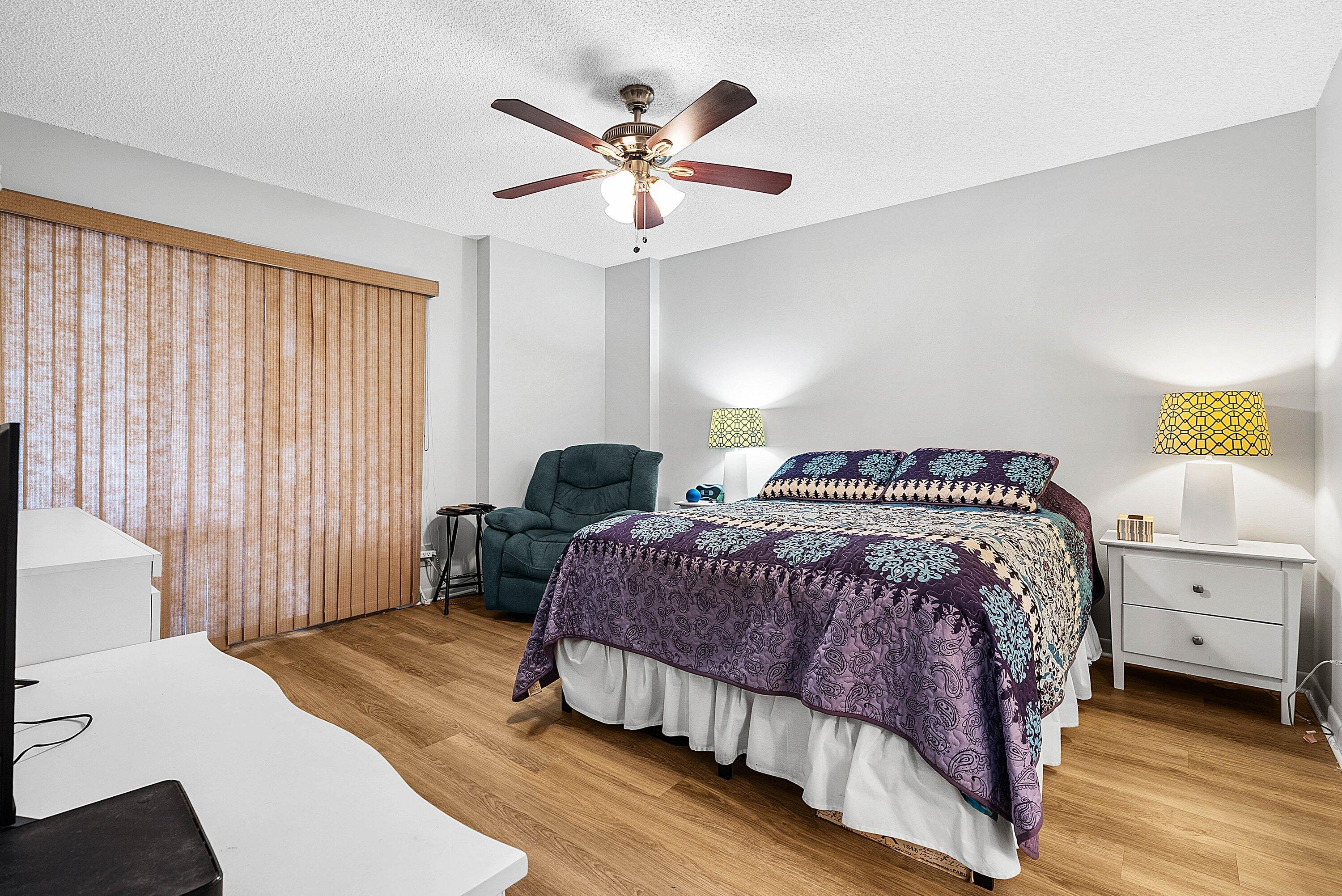 3146 Via Poinciana 307