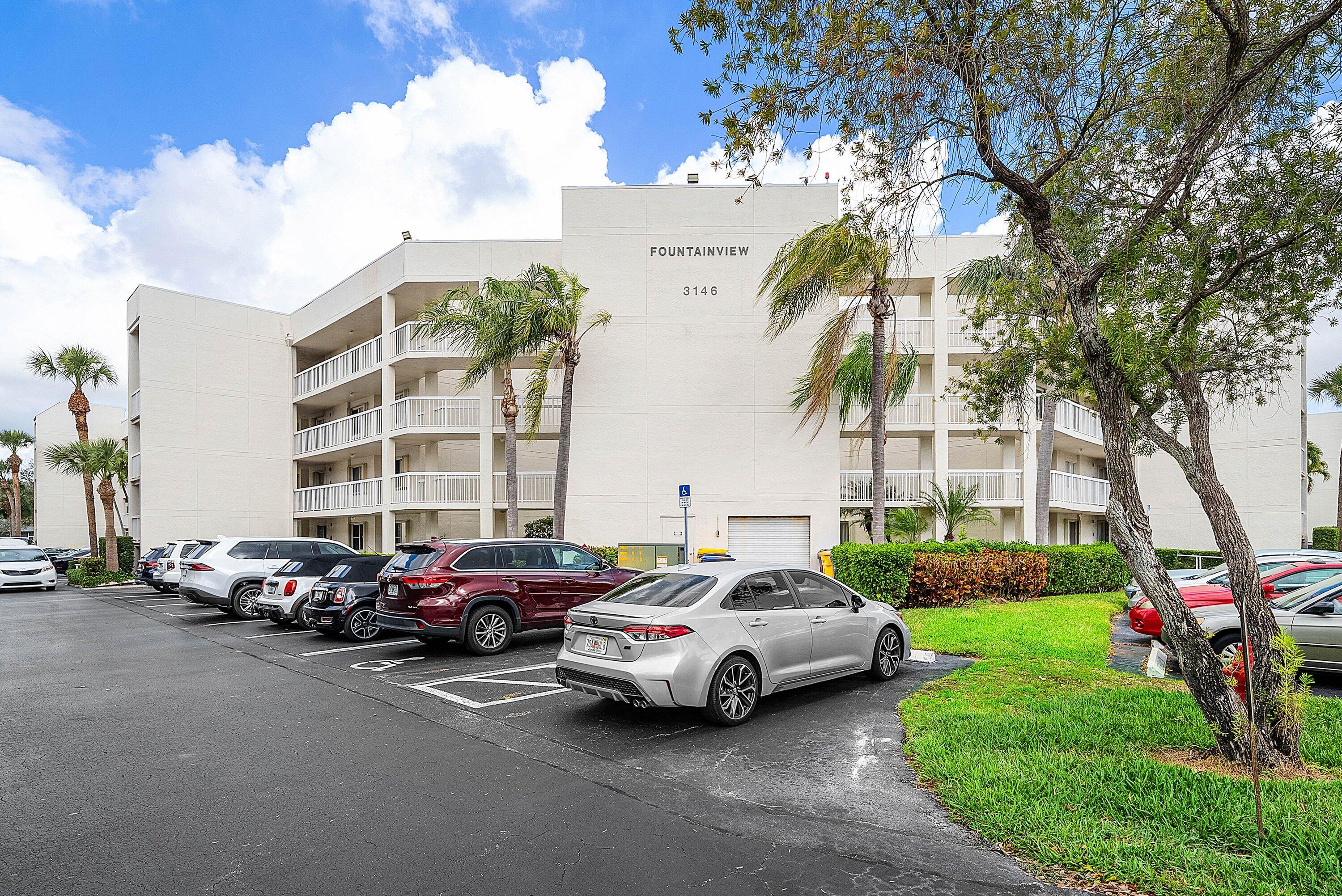3146 Via Poinciana 307