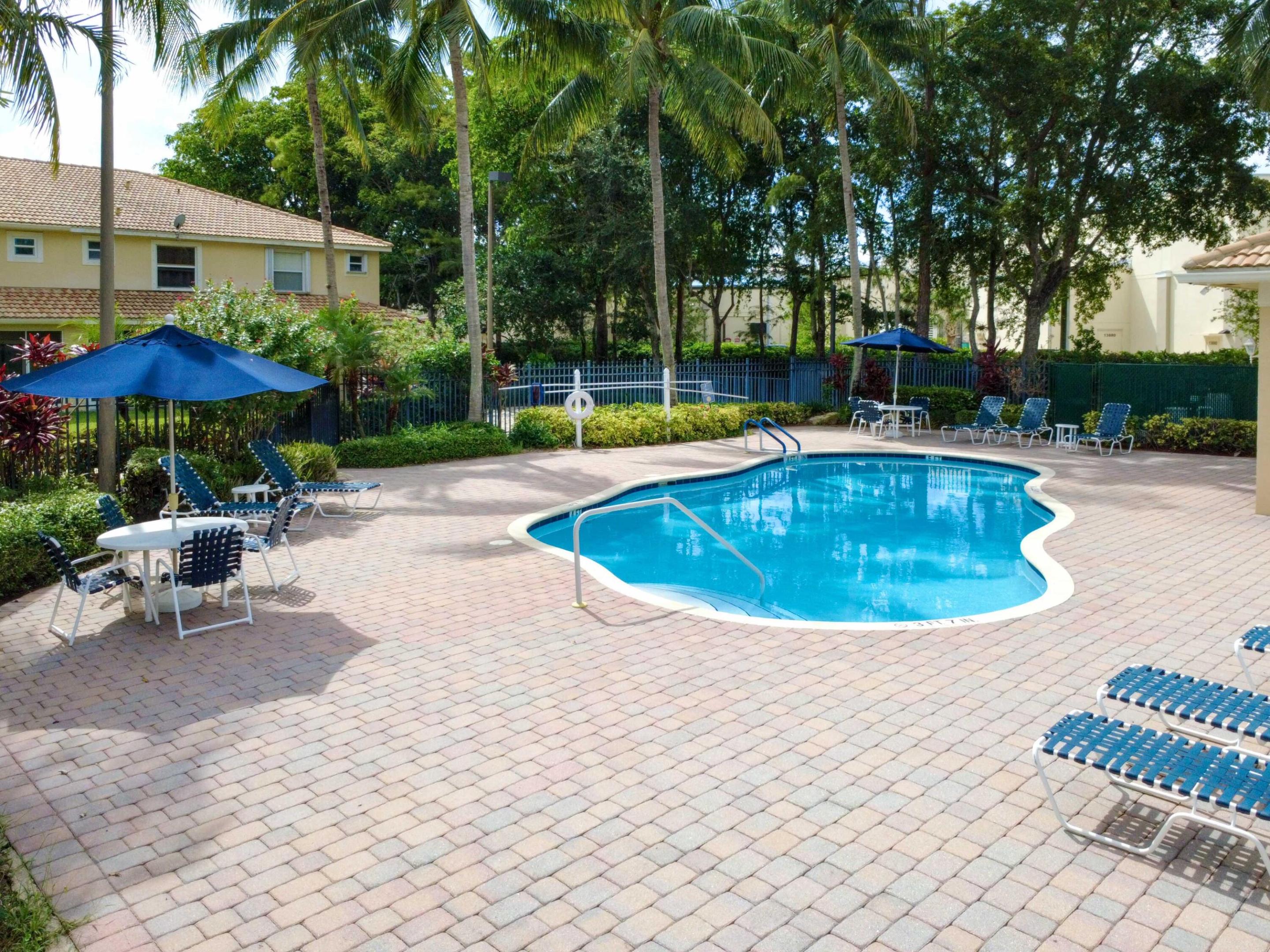 1527 Barrymore Court