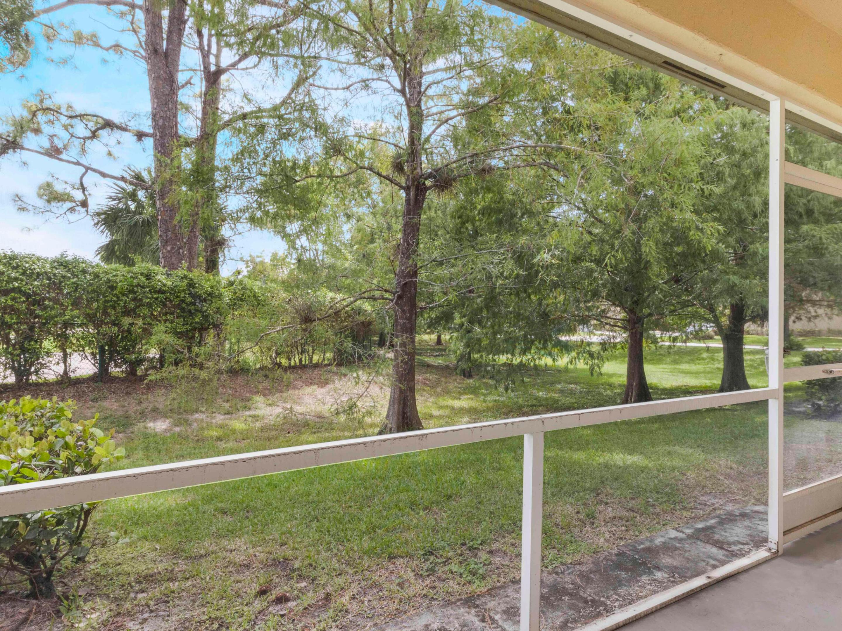 1527 Barrymore Court