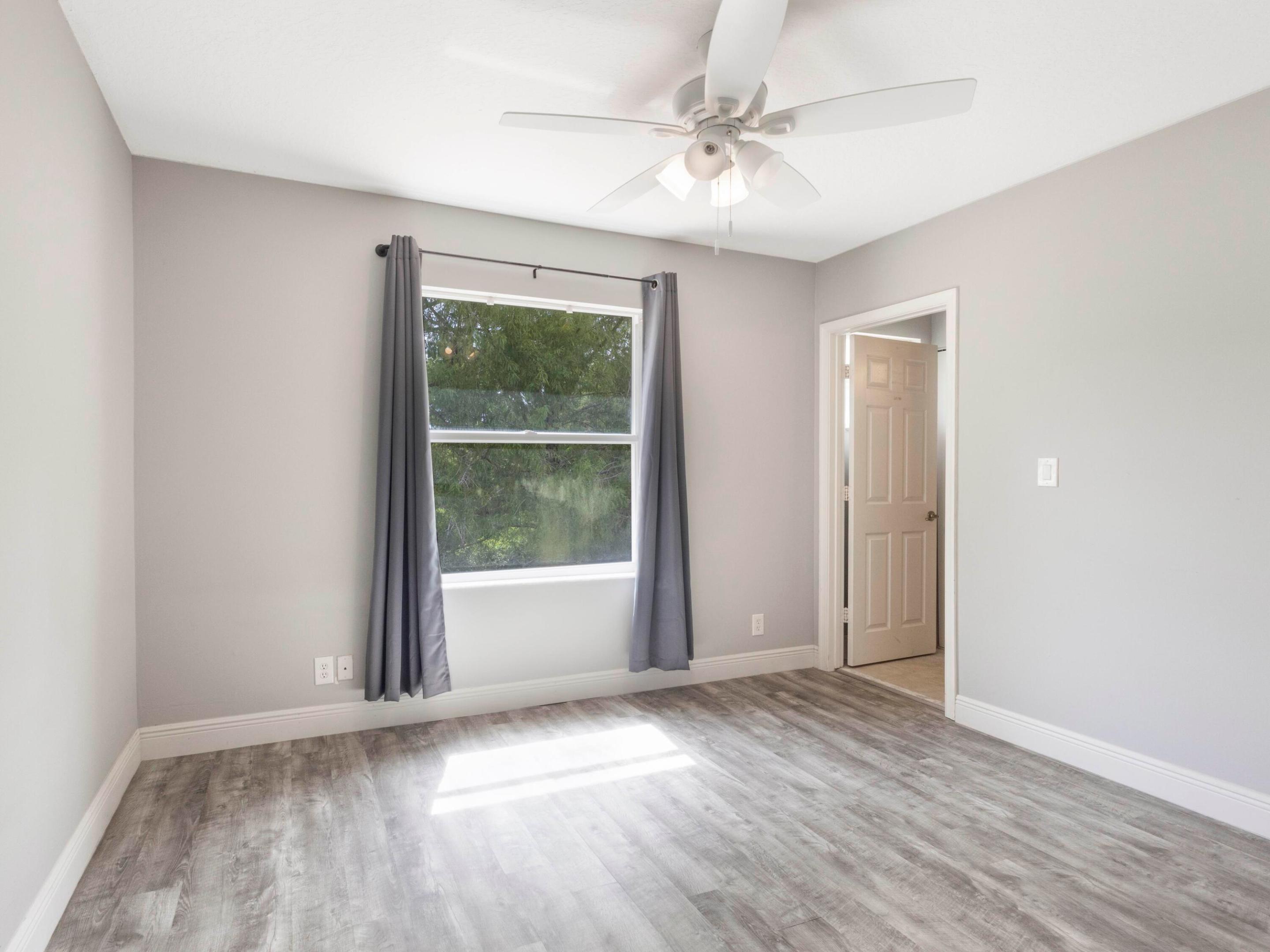 1527 Barrymore Court