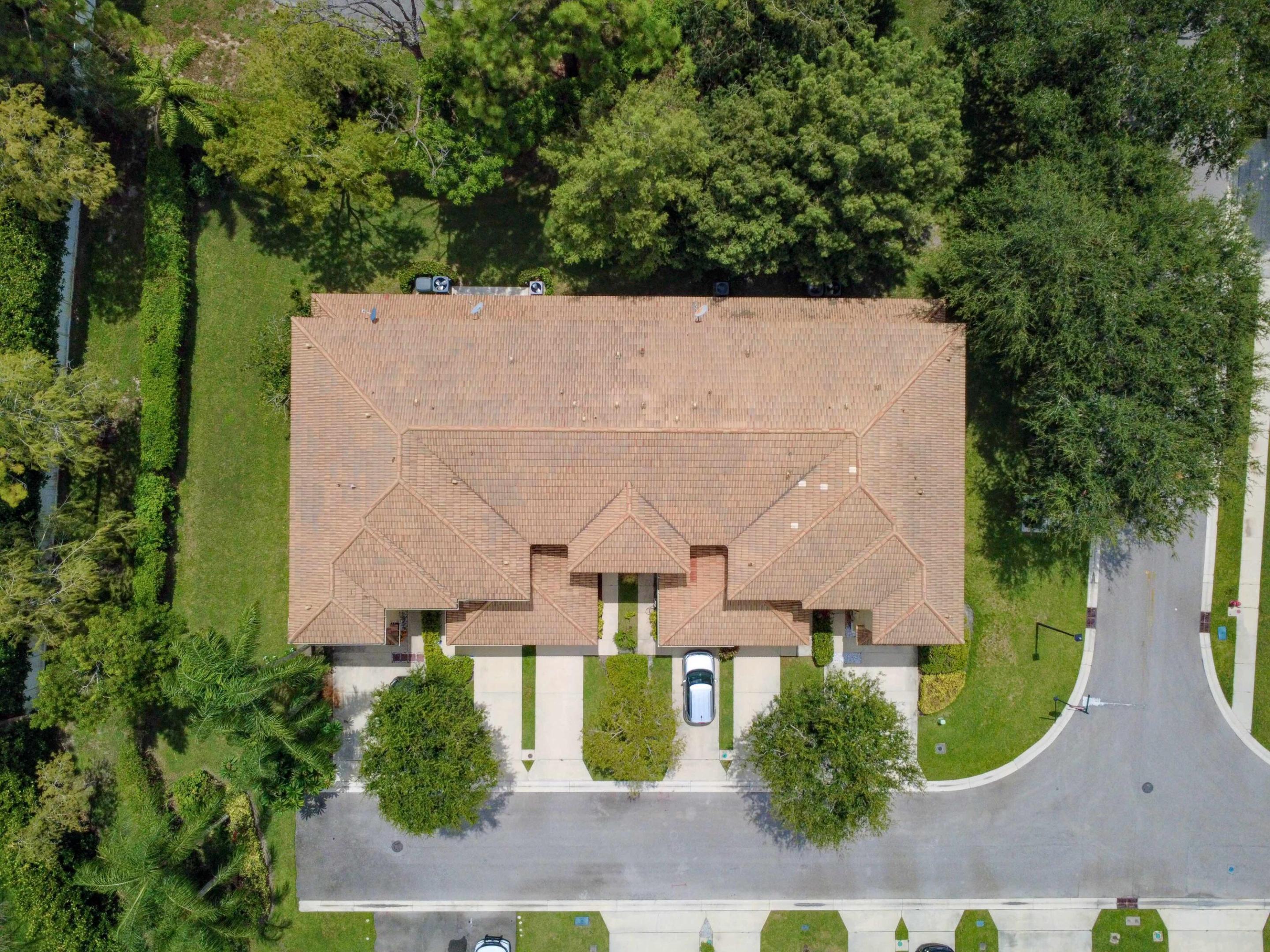 1527 Barrymore Court