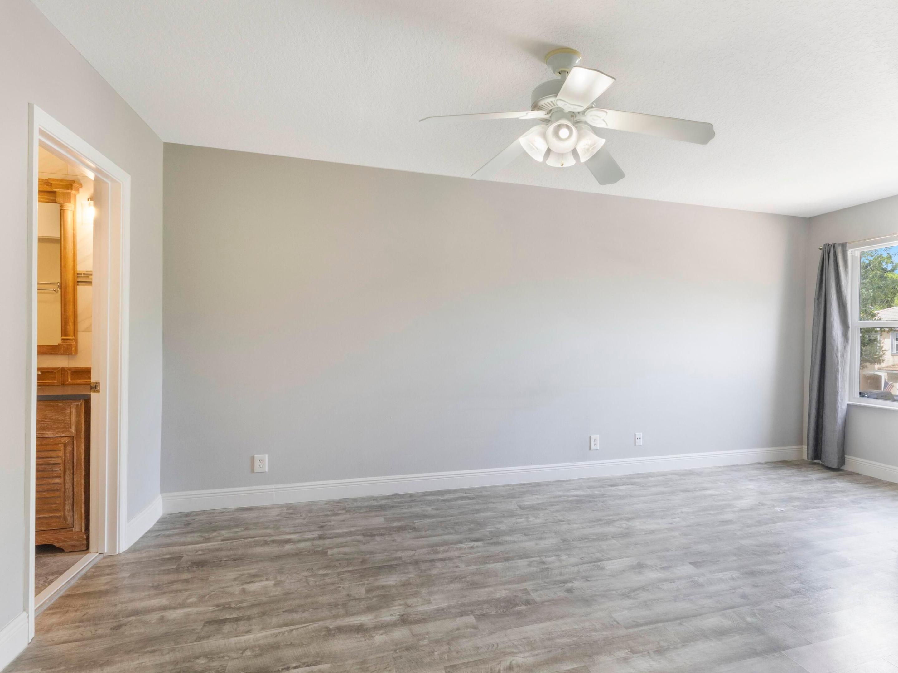 1527 Barrymore Court