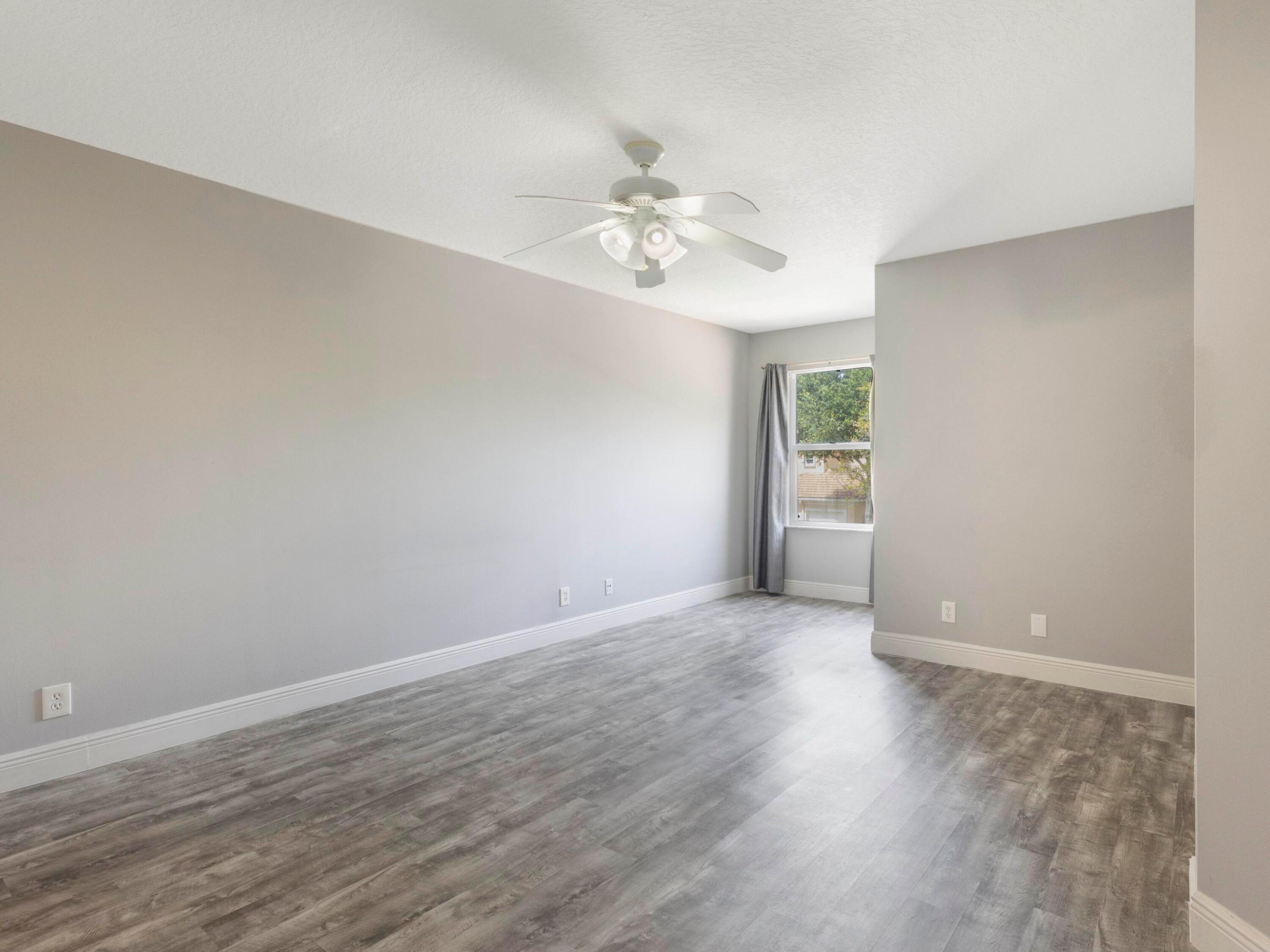 1527 Barrymore Court