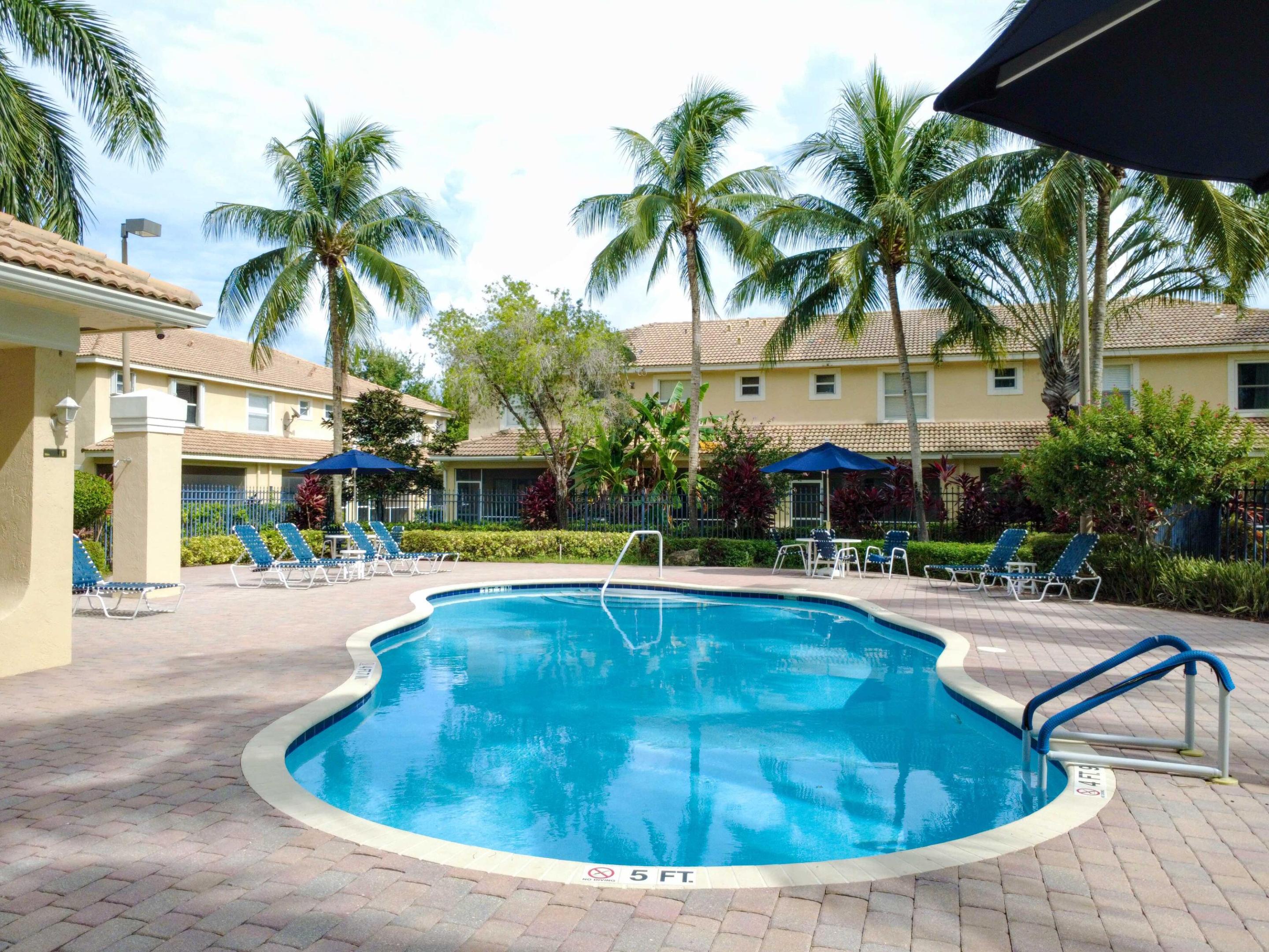 1527 Barrymore Court