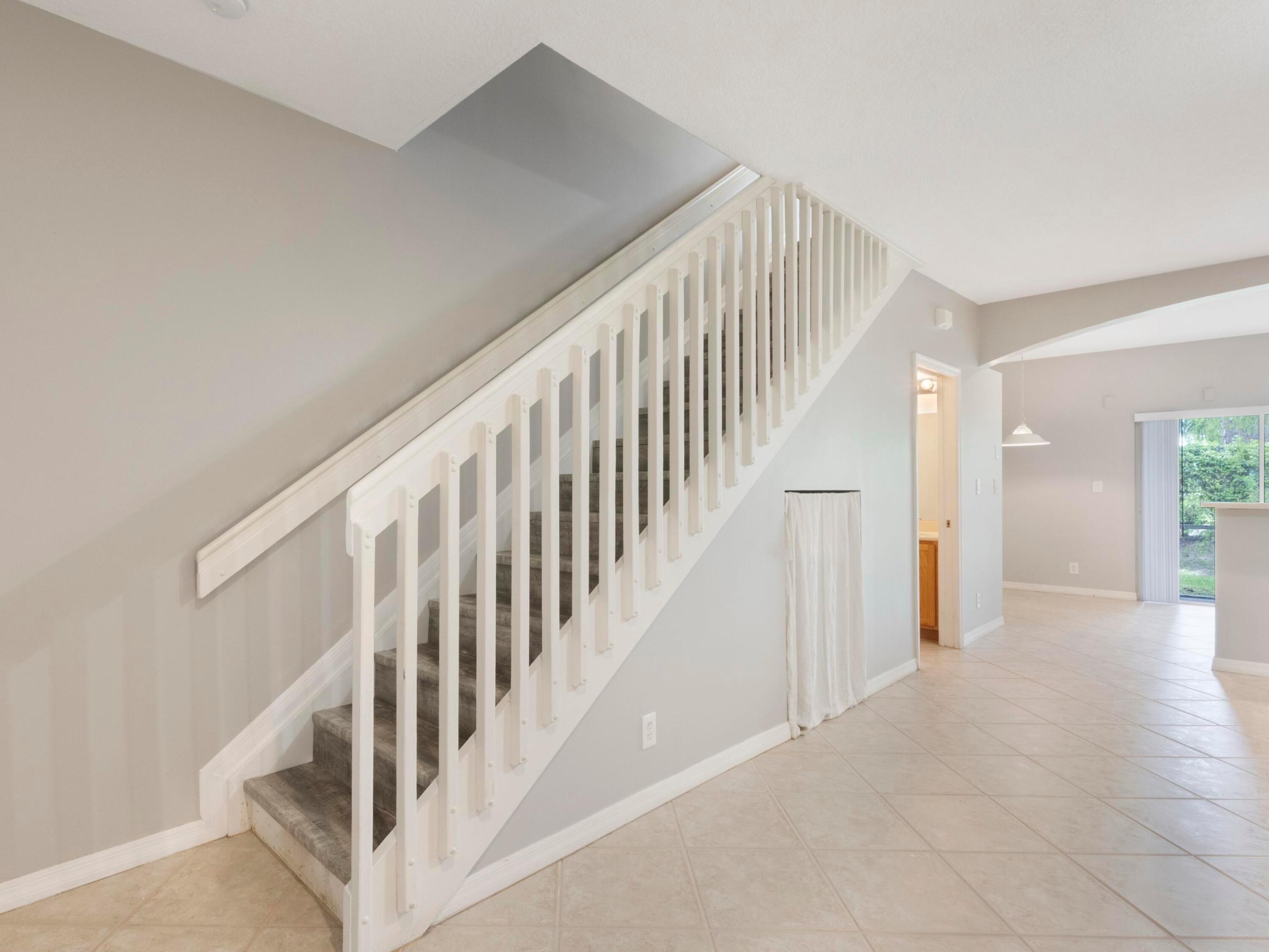 1527 Barrymore Court