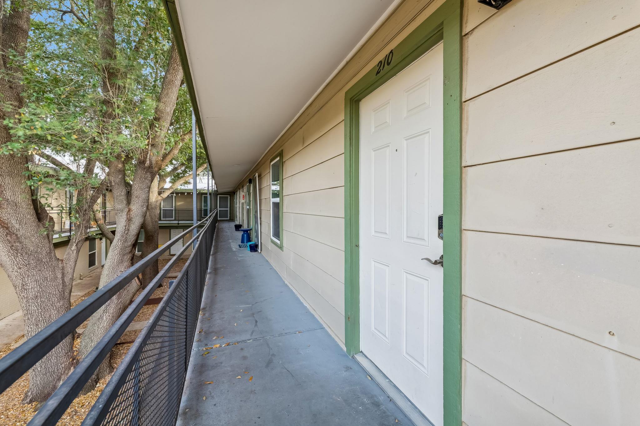 2021 Bluebonnet LN # 210