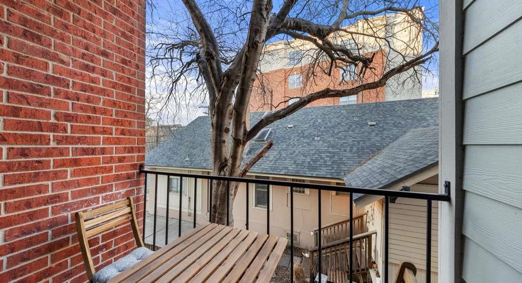 712 W 21st ST # 203