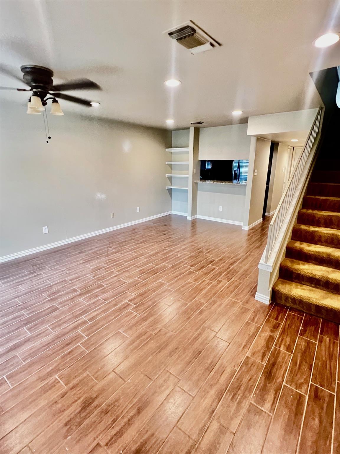 2018 W RUNDBERG LN # 20B