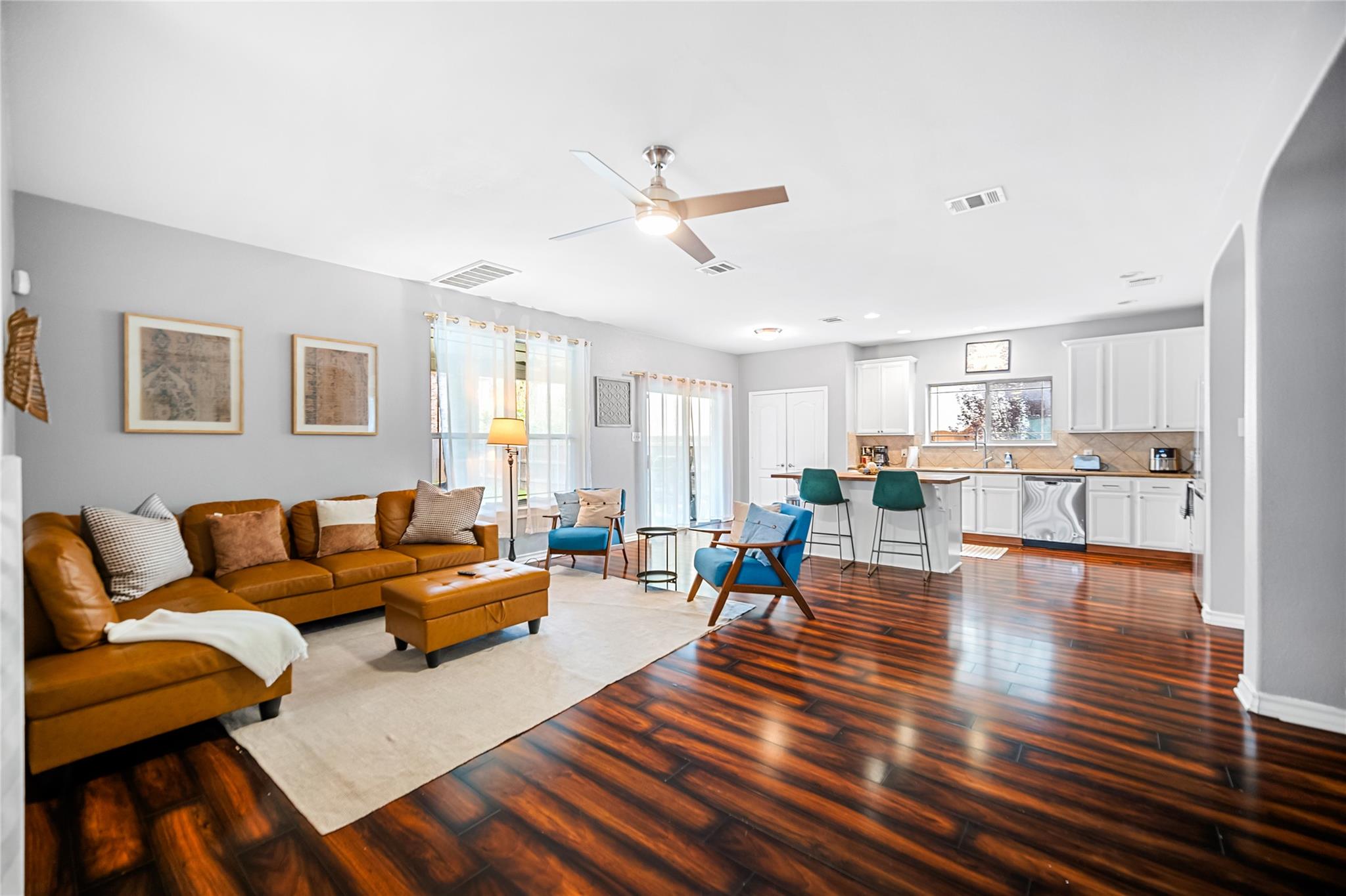 321 Angel Oak ST