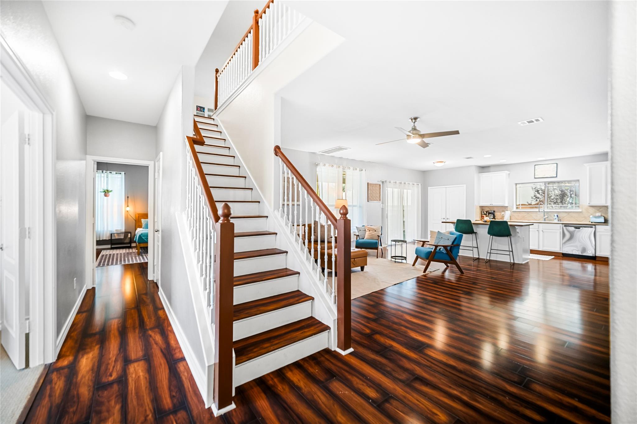 321 Angel Oak ST