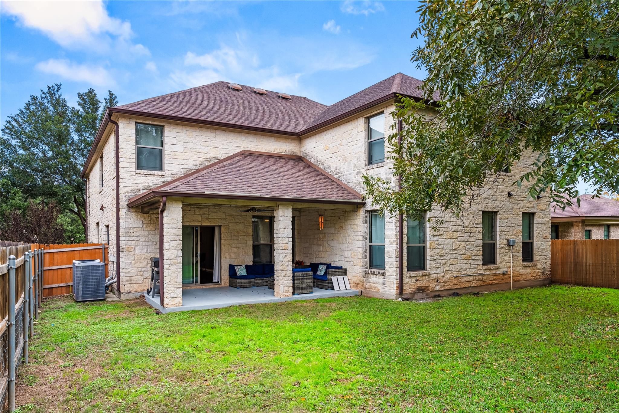 321 Angel Oak ST