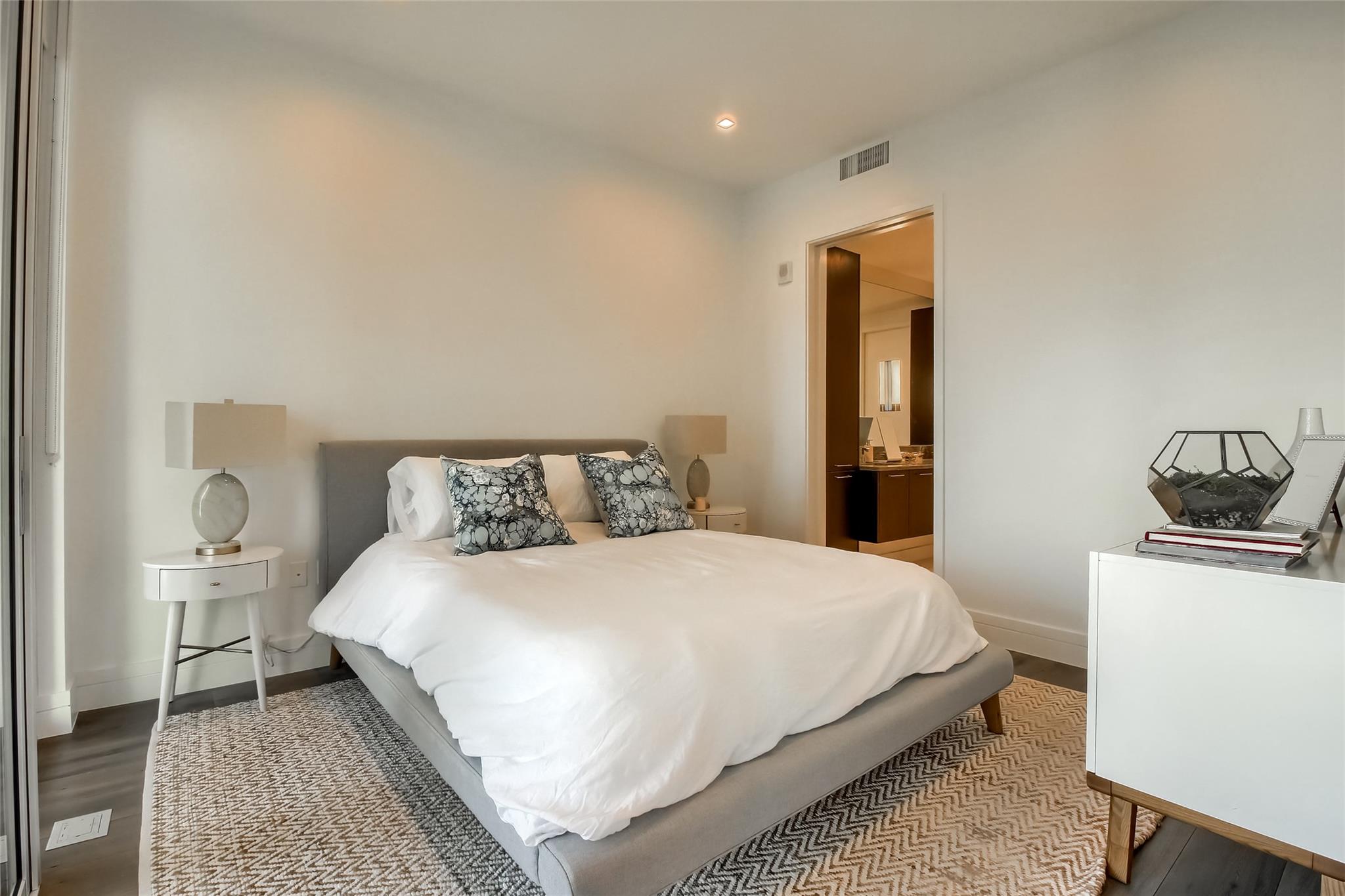 501 West Ave # 1002