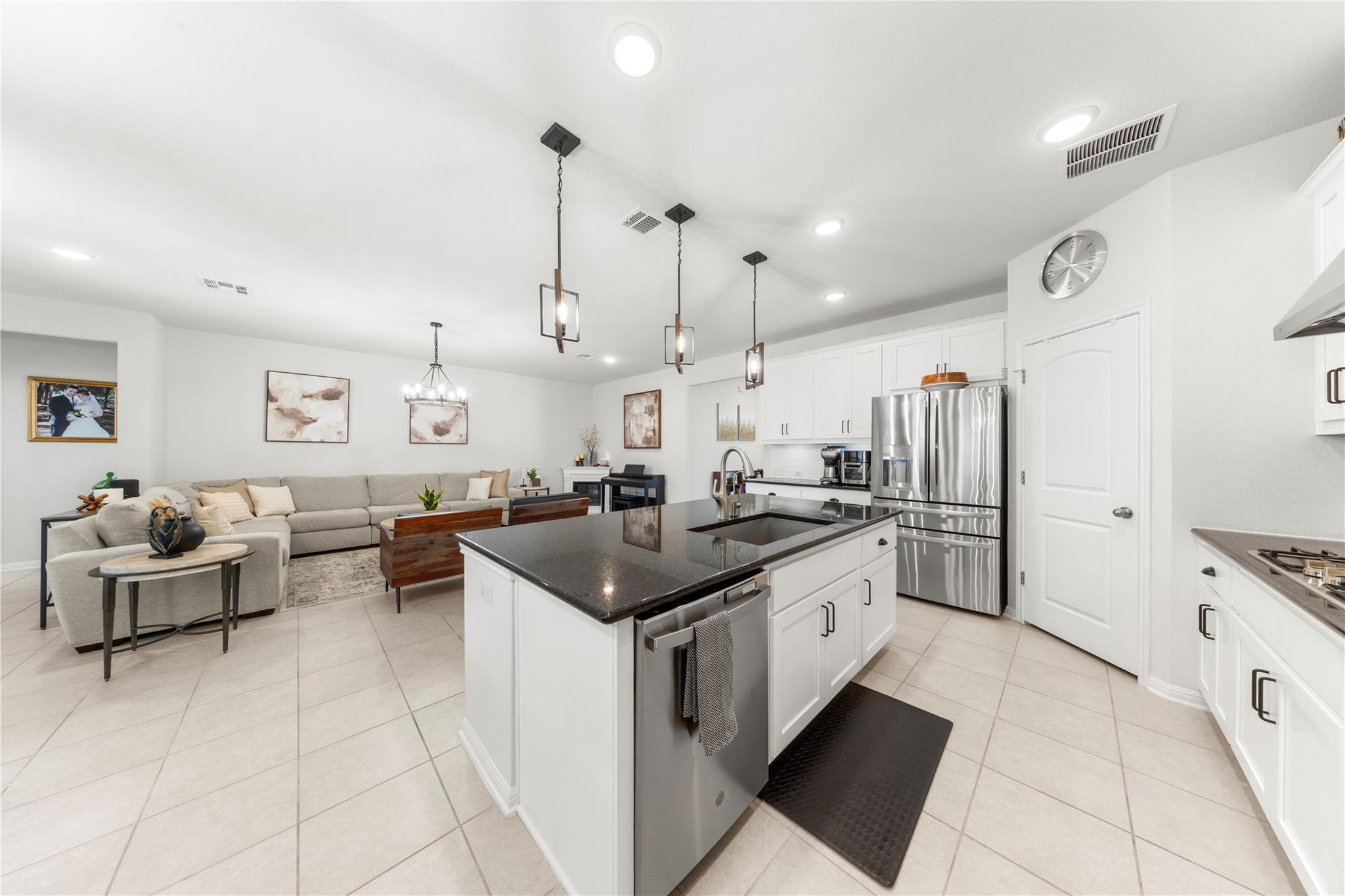 1424 Castalo LN