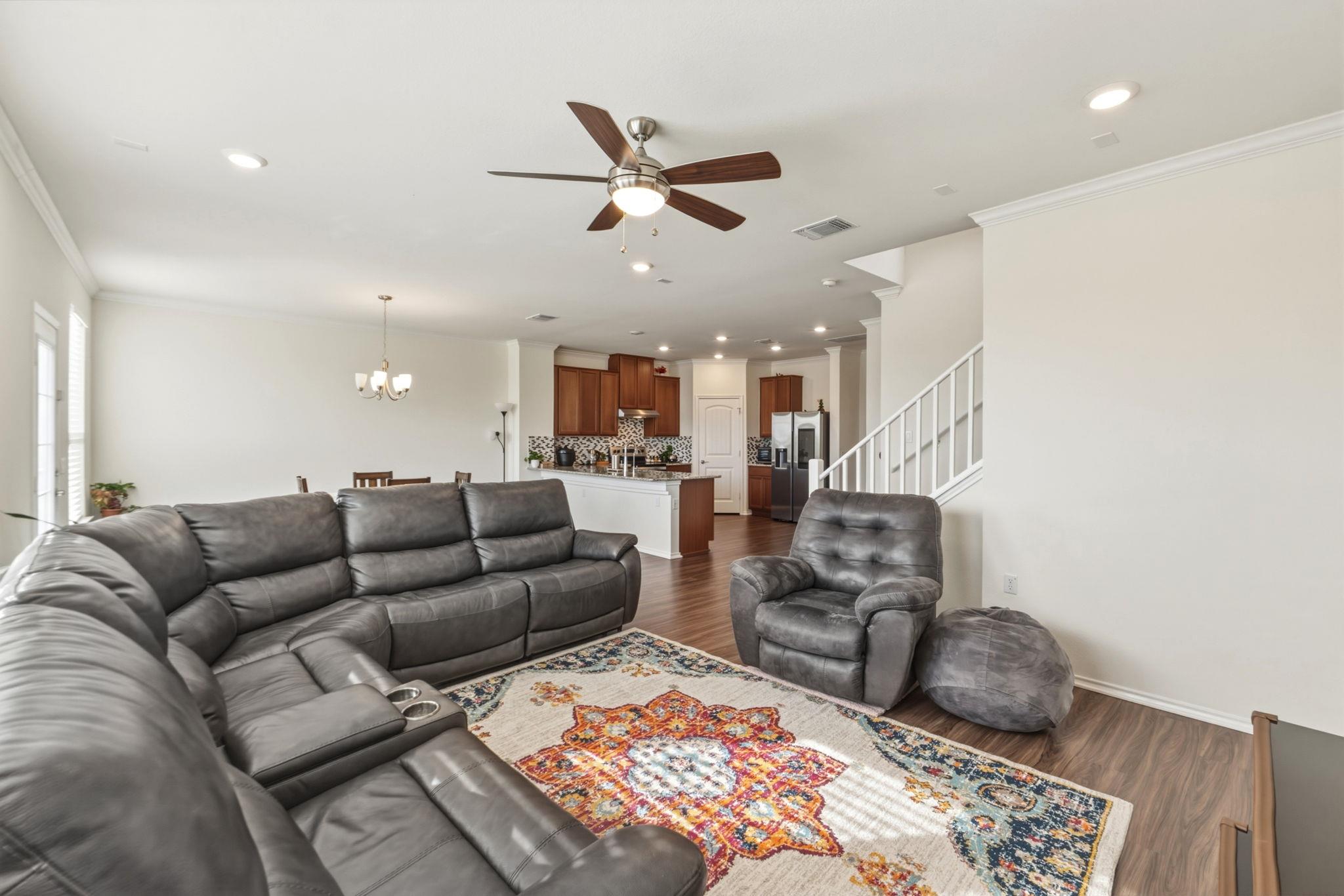 4717 Colmar DR