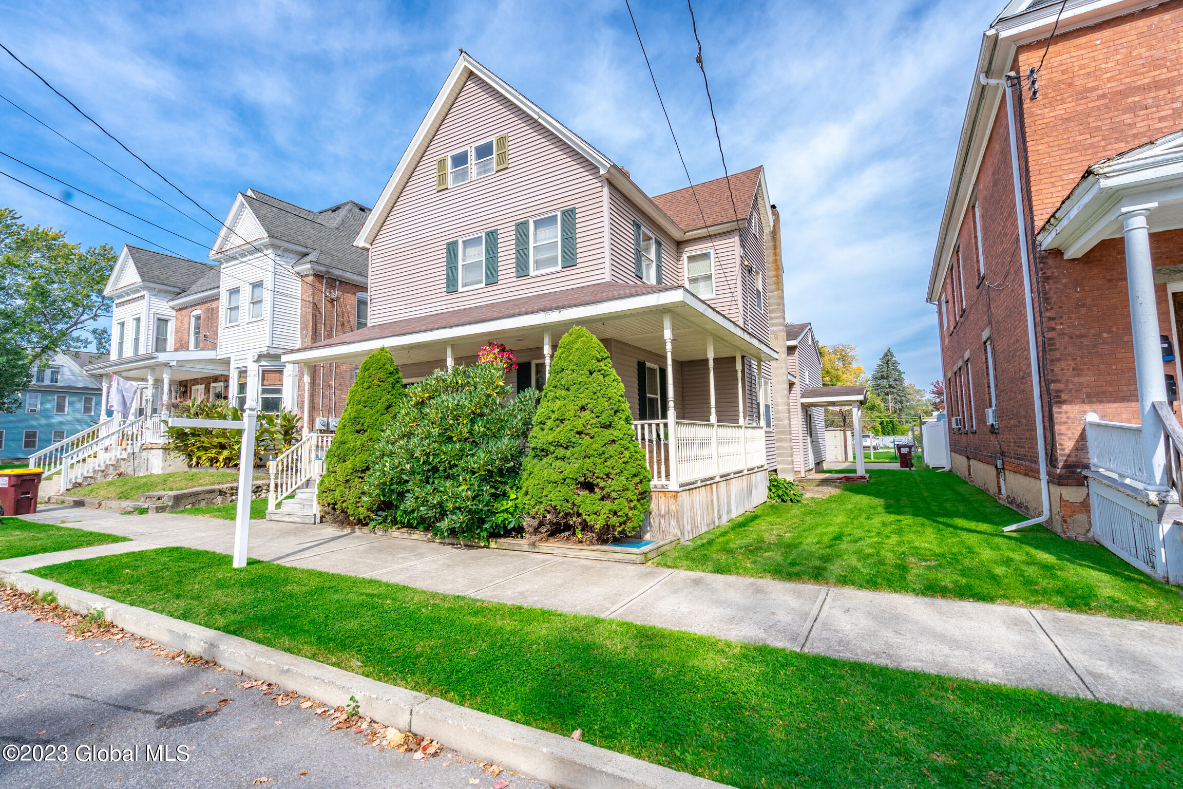 608 Broadway