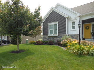 60 Village Circle N