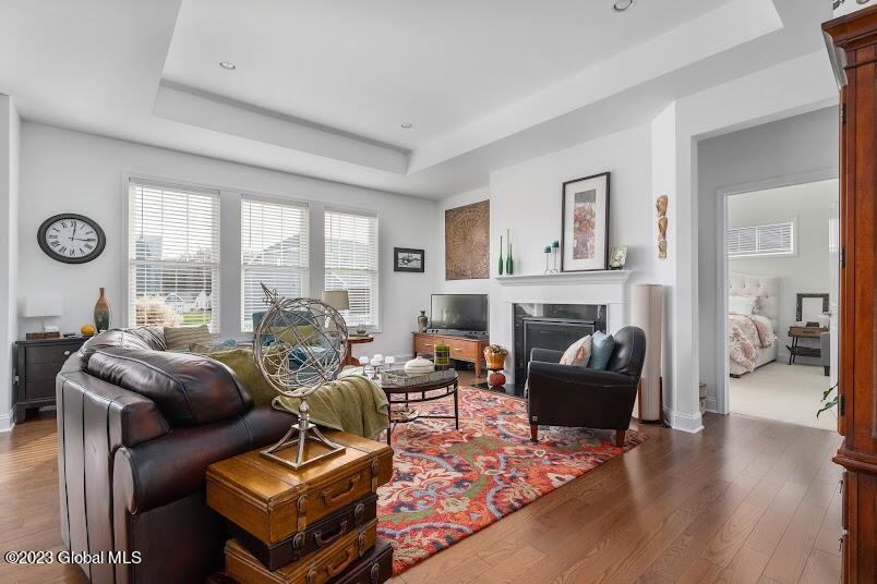 60 Village Circle N