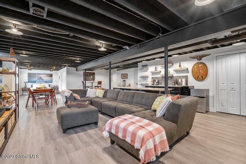 60 Village Circle N