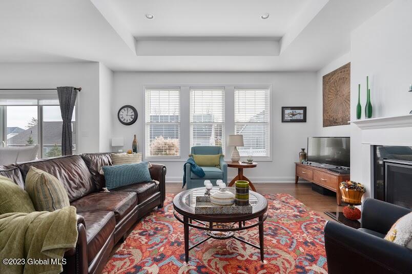 60 Village Circle N
