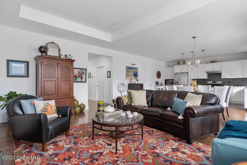 60 Village Circle N