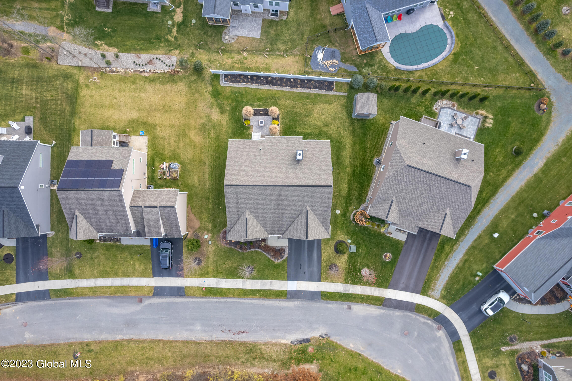60 Village Circle N
