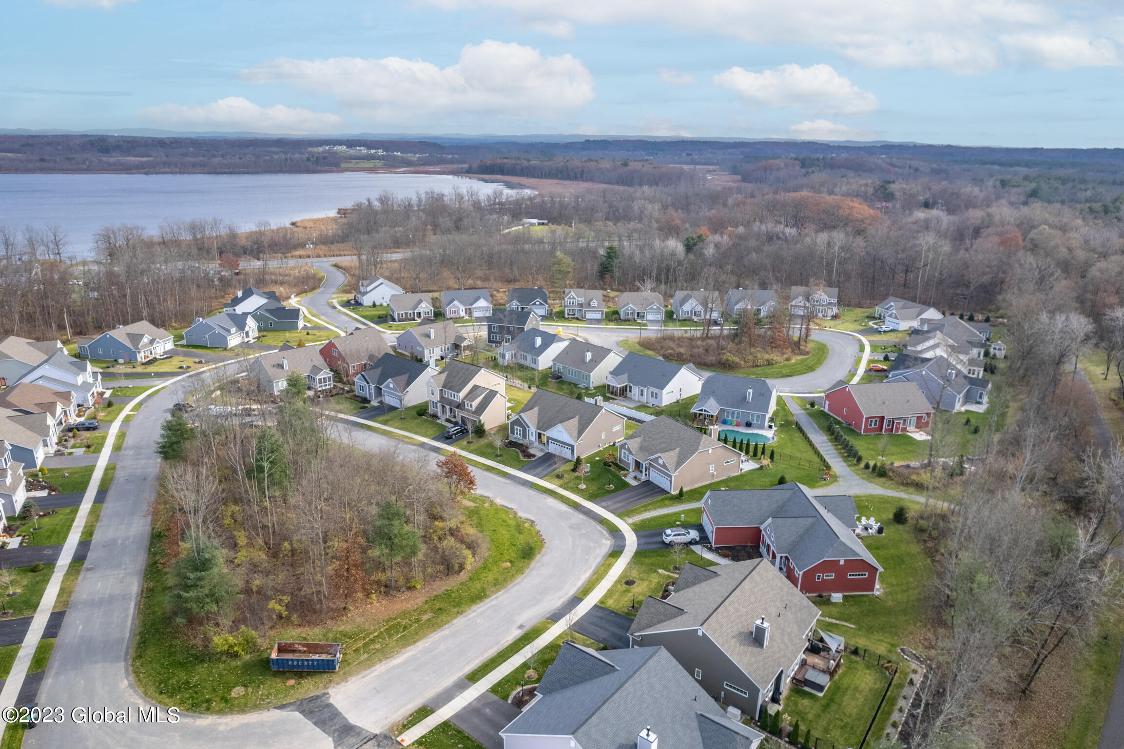 60 Village Circle N
