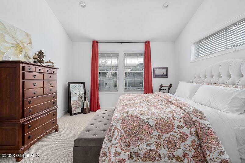 60 Village Circle N