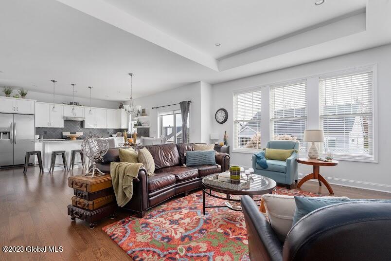 60 Village Circle N