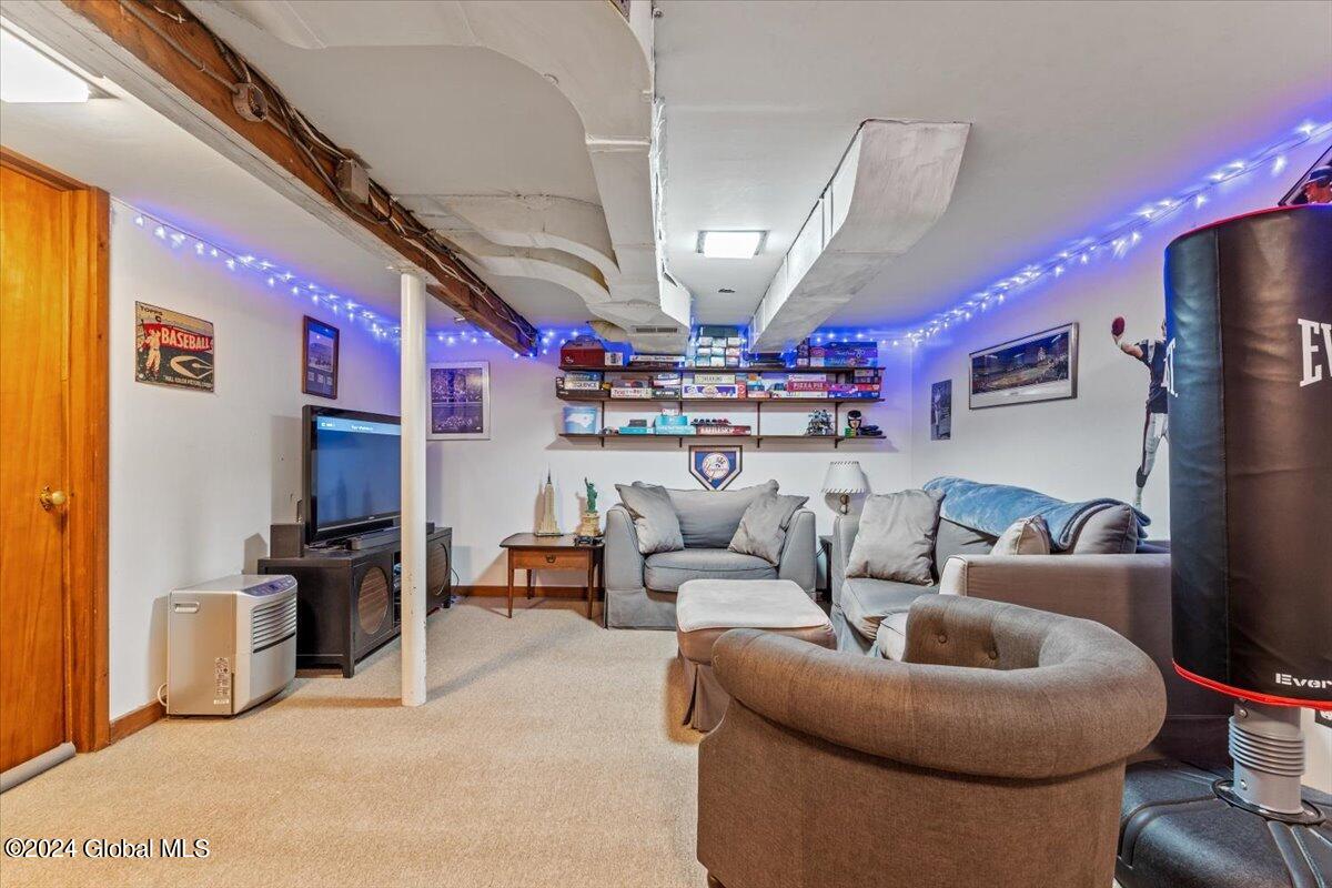 135 Willow Lane