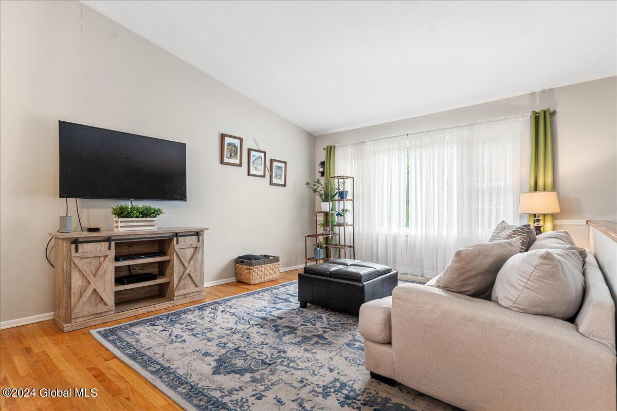 39 Pico Road