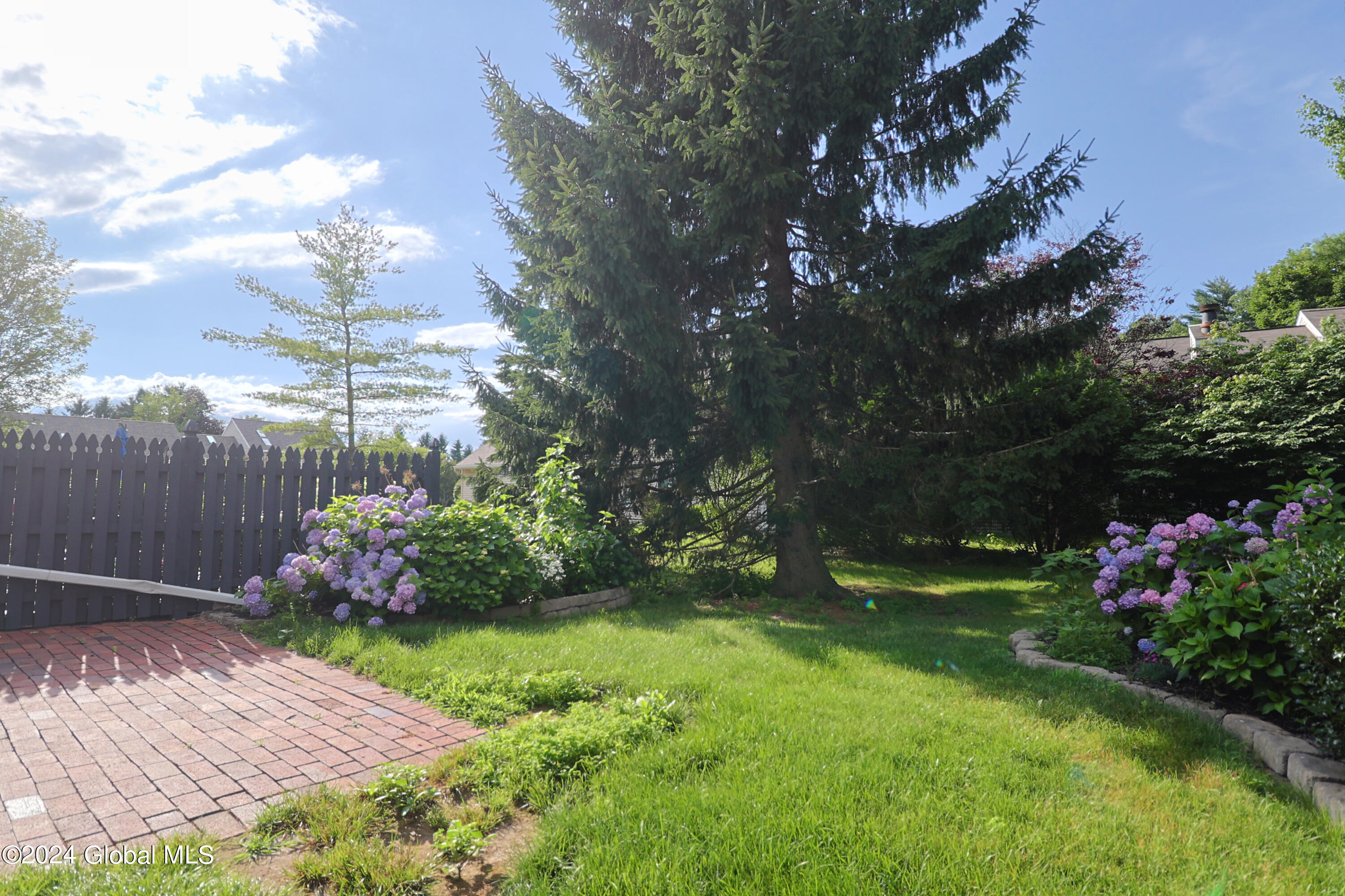5 Rusfield Drive