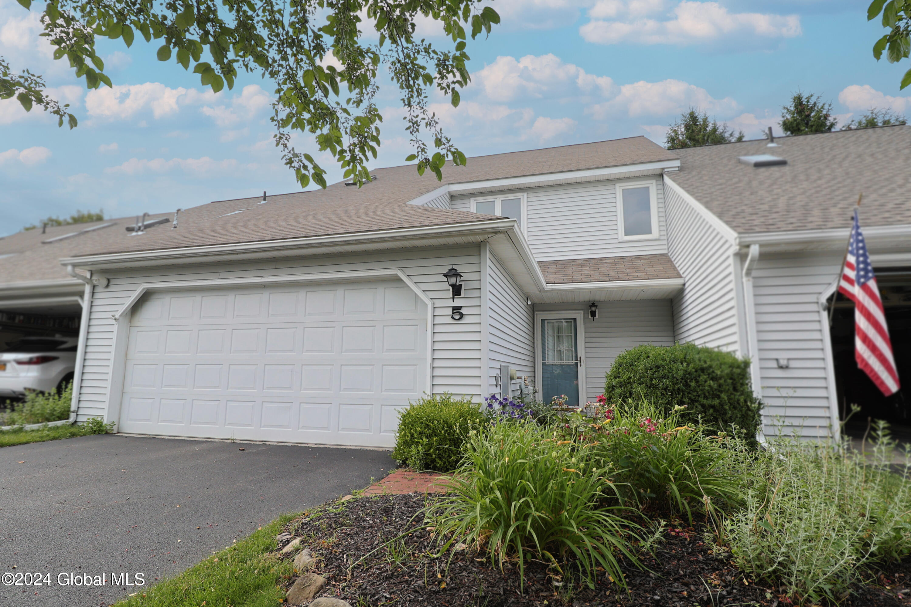 5 Rusfield Drive