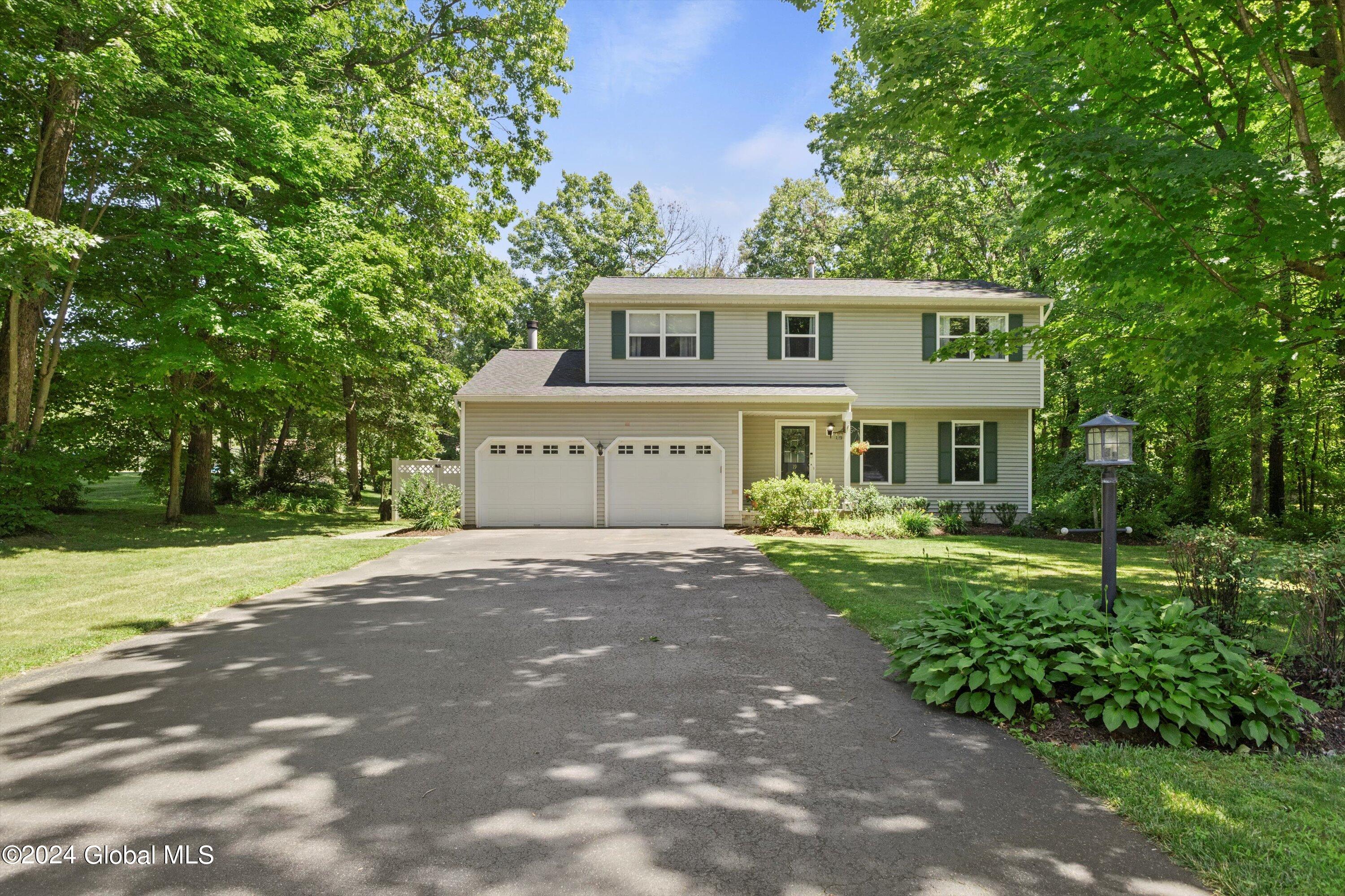 19 Carriage Way