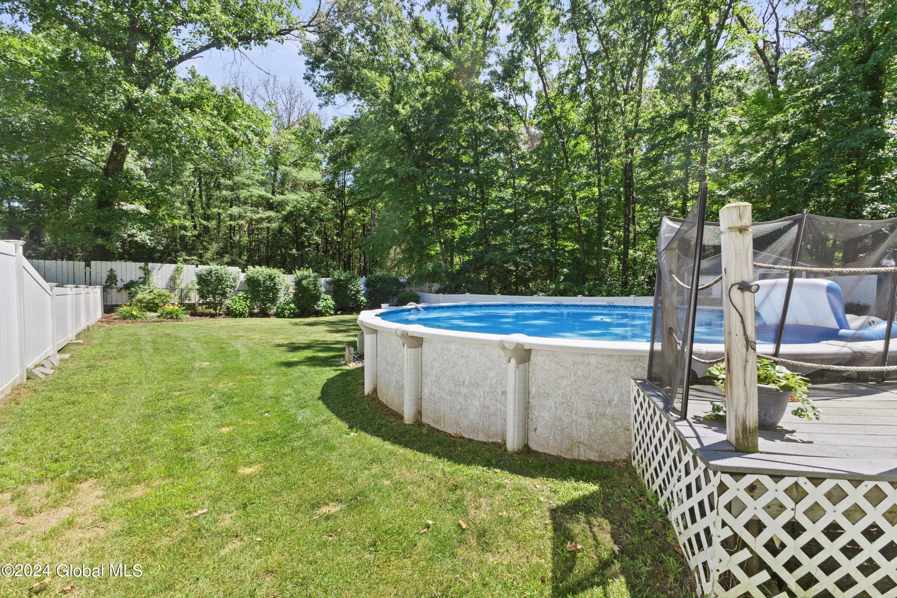 19 Carriage Way