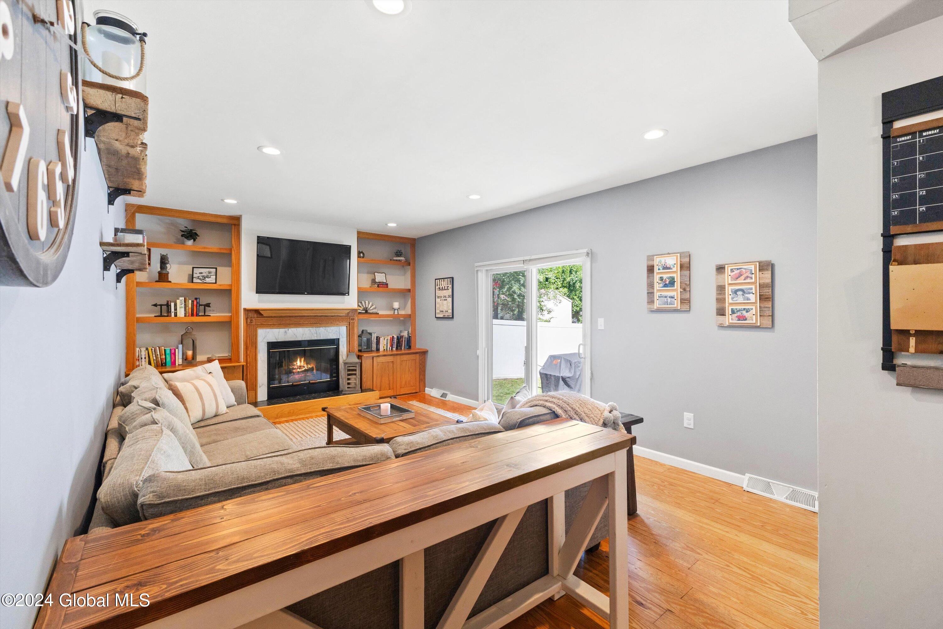19 Carriage Way