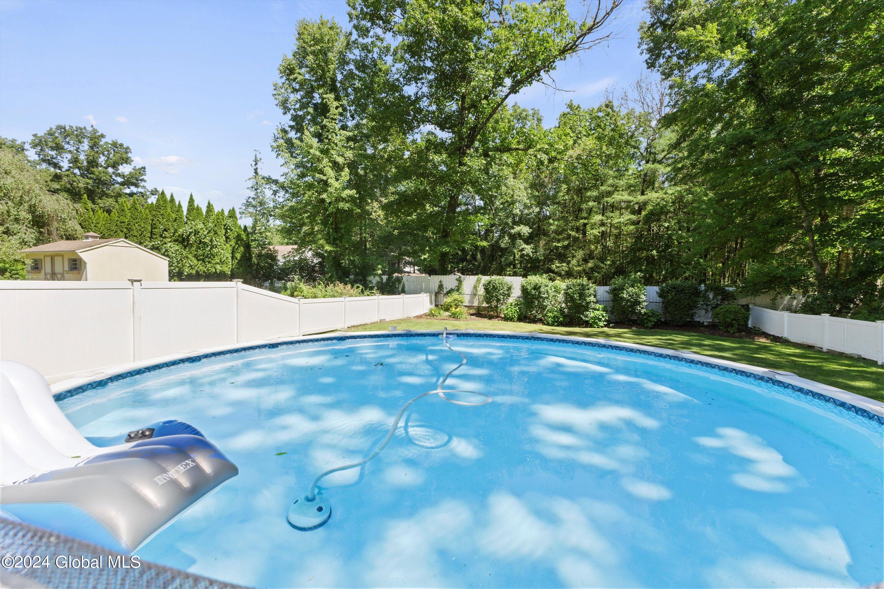 19 Carriage Way
