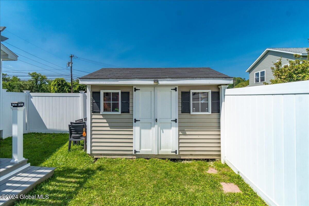 2 Rohloff Avenue