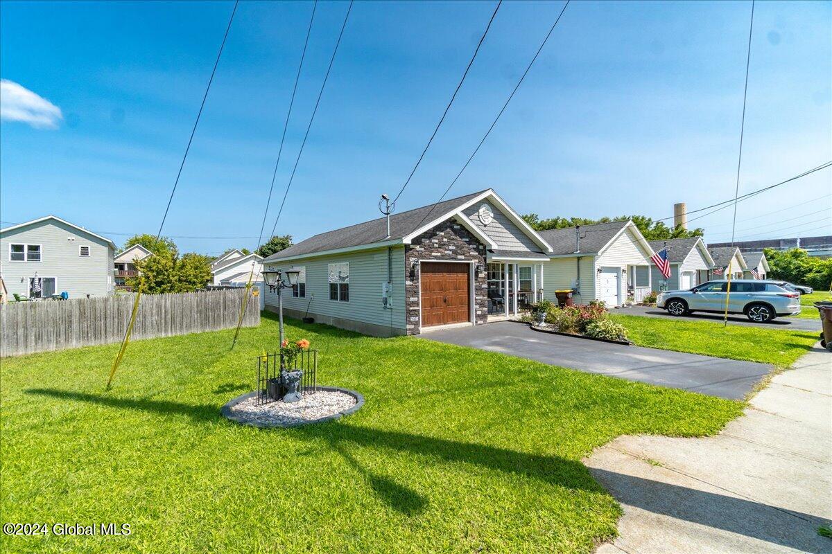2 Rohloff Avenue