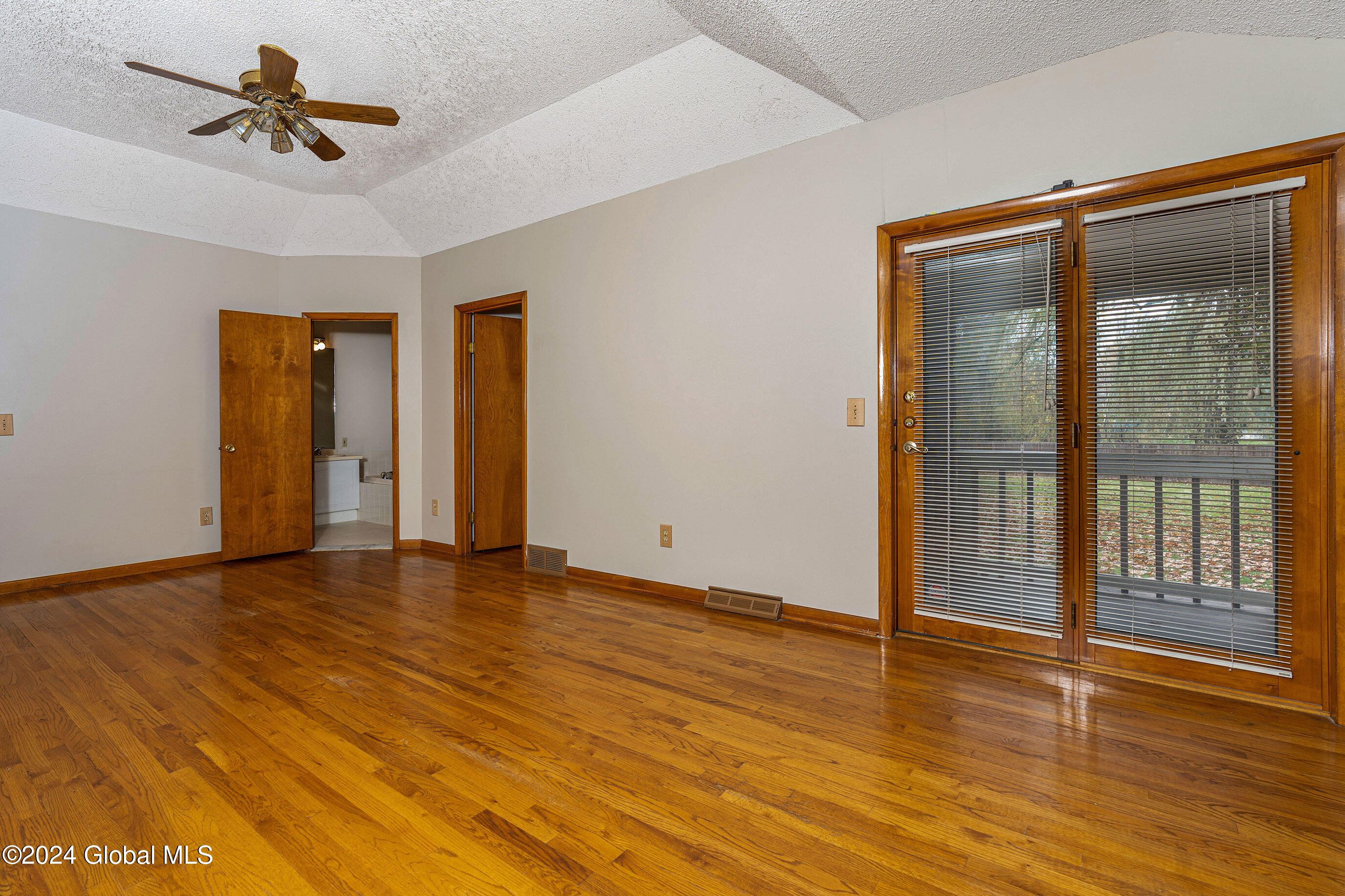 2 Carriage Hill Drive