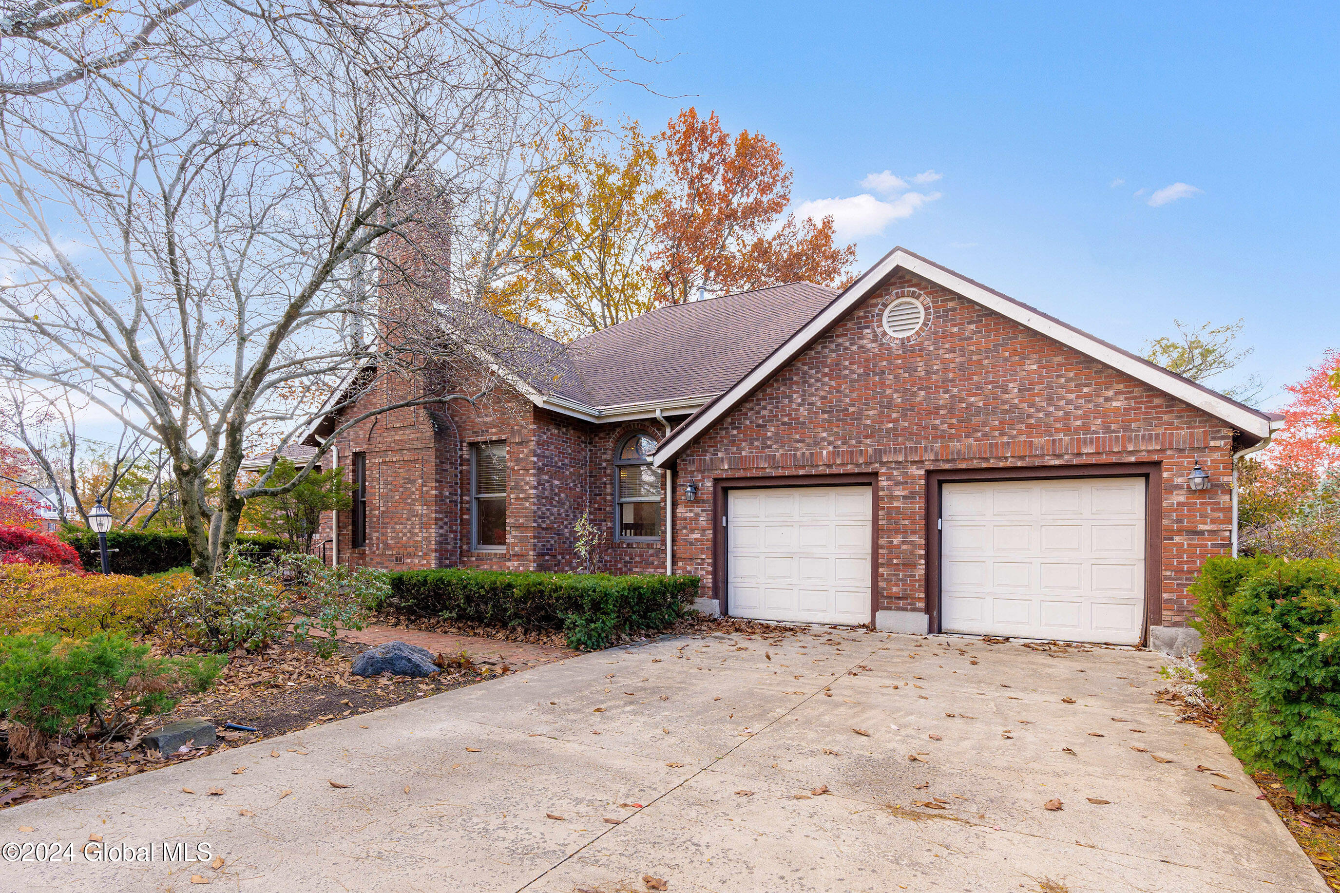 2 Carriage Hill Drive