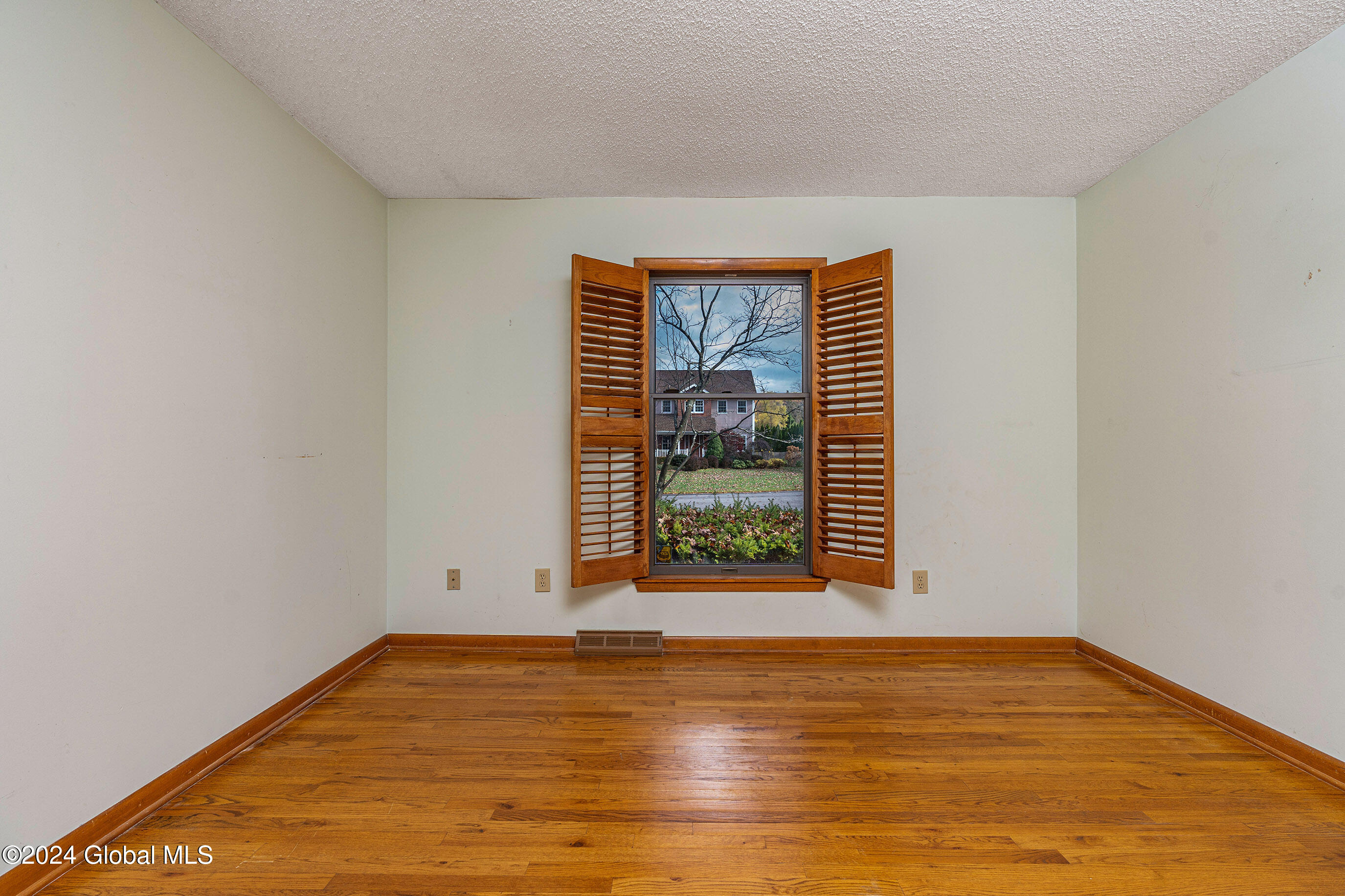 2 Carriage Hill Drive
