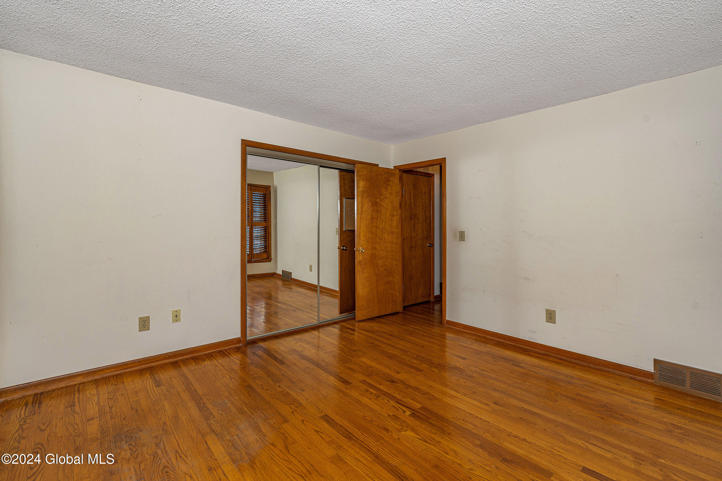 2 Carriage Hill Drive