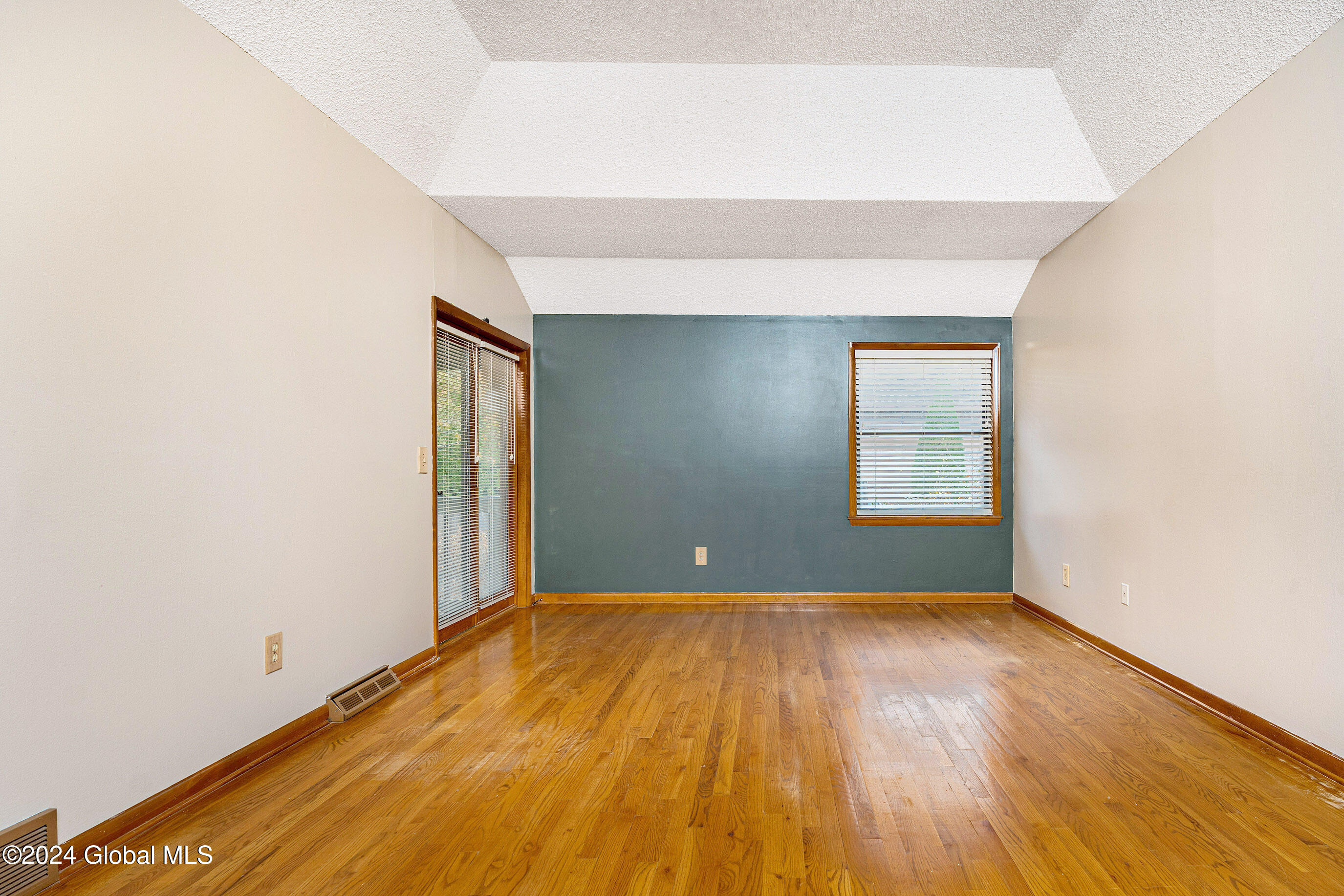 2 Carriage Hill Drive