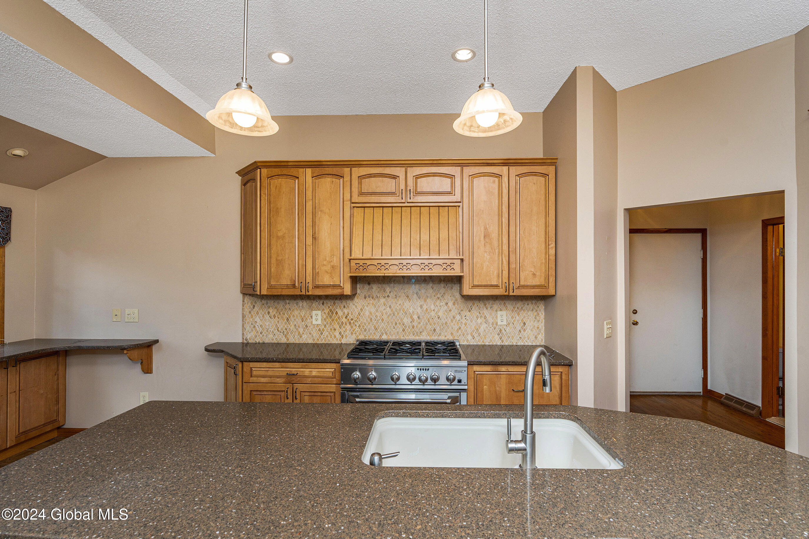 2 Carriage Hill Drive