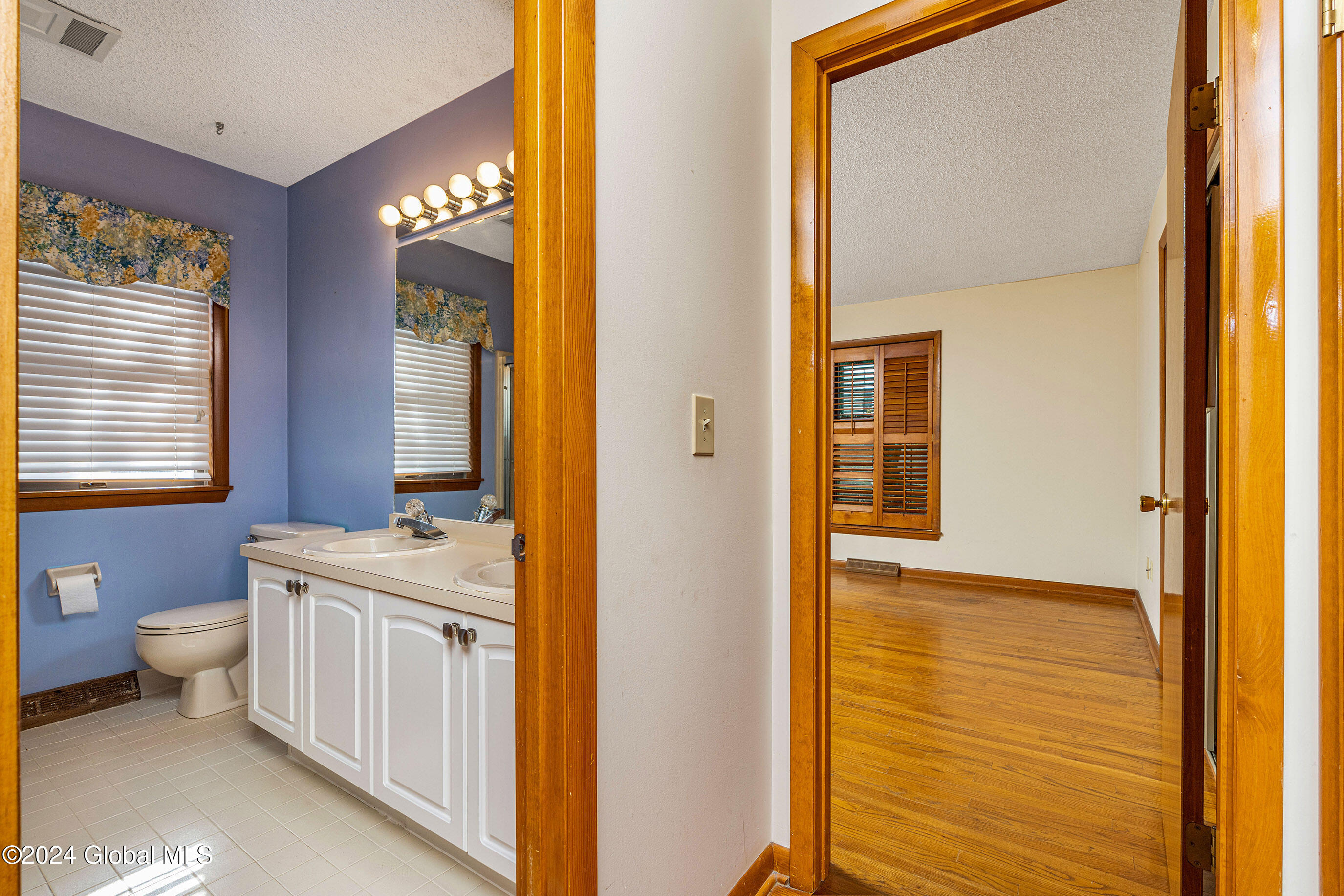 2 Carriage Hill Drive