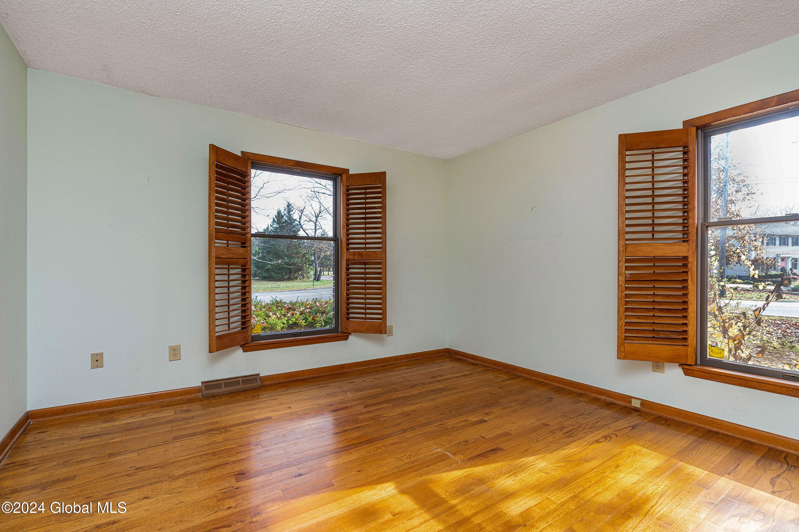 2 Carriage Hill Drive